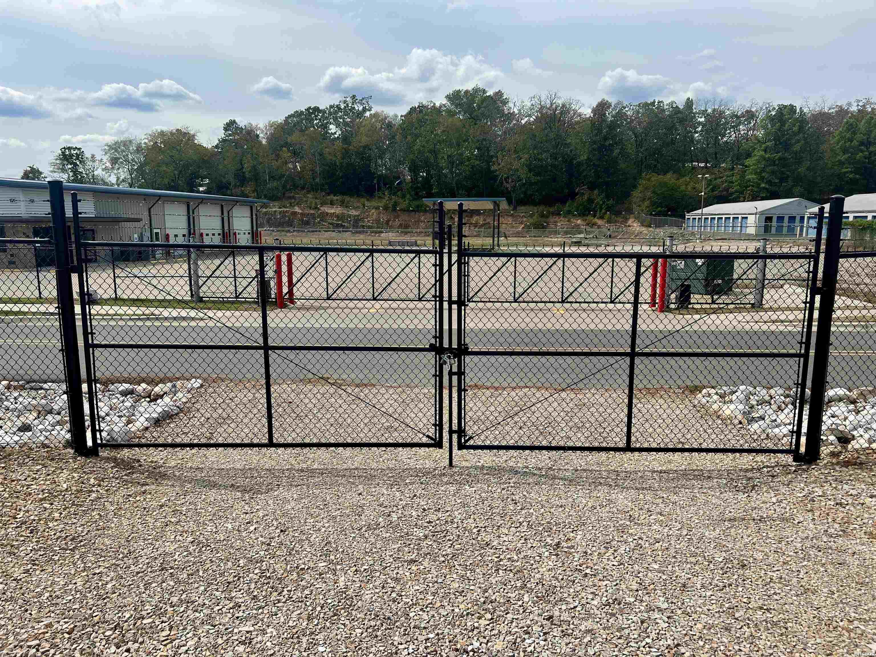 812 Airport Property Photo 9