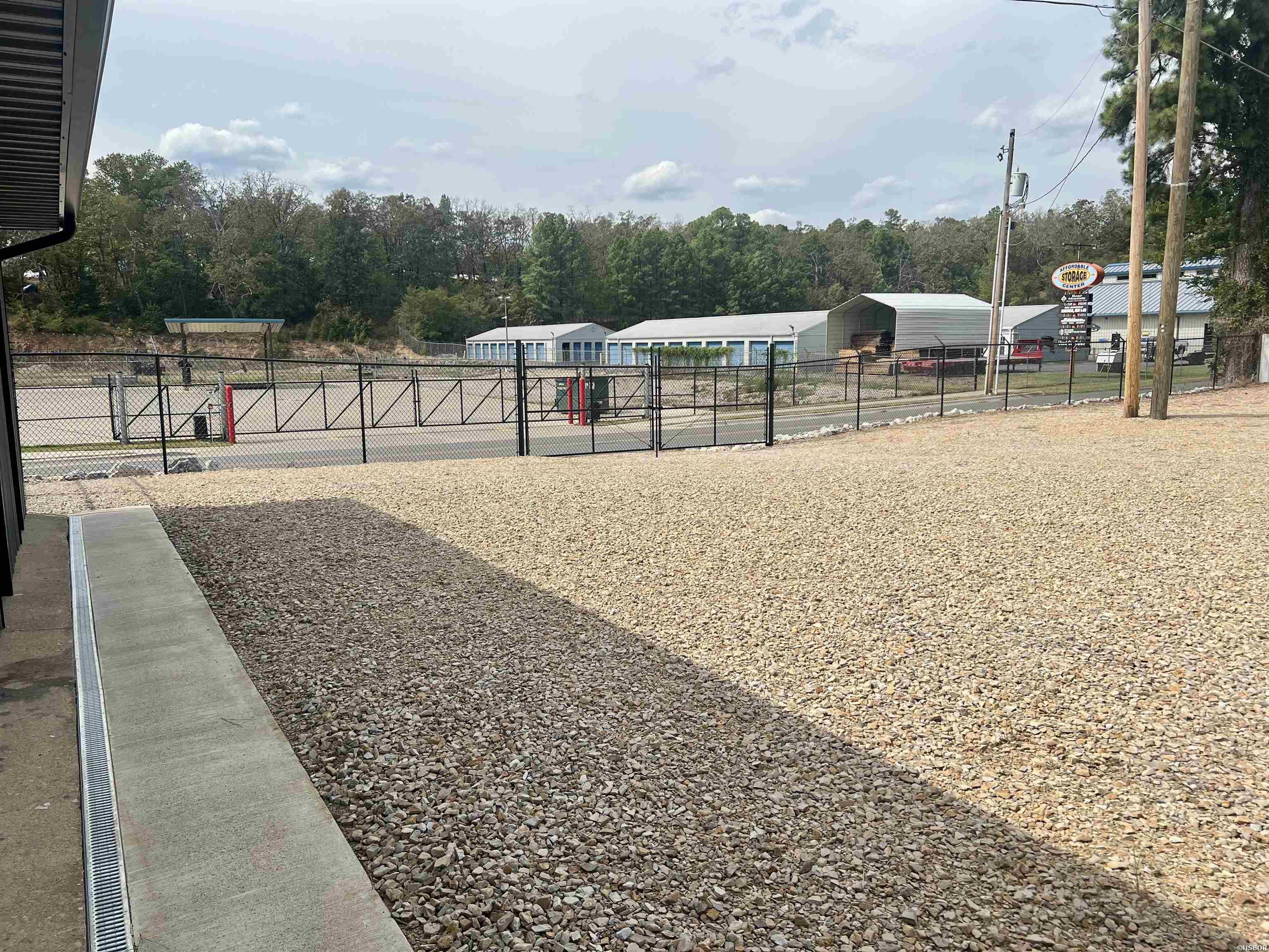 812 Airport Property Photo 15