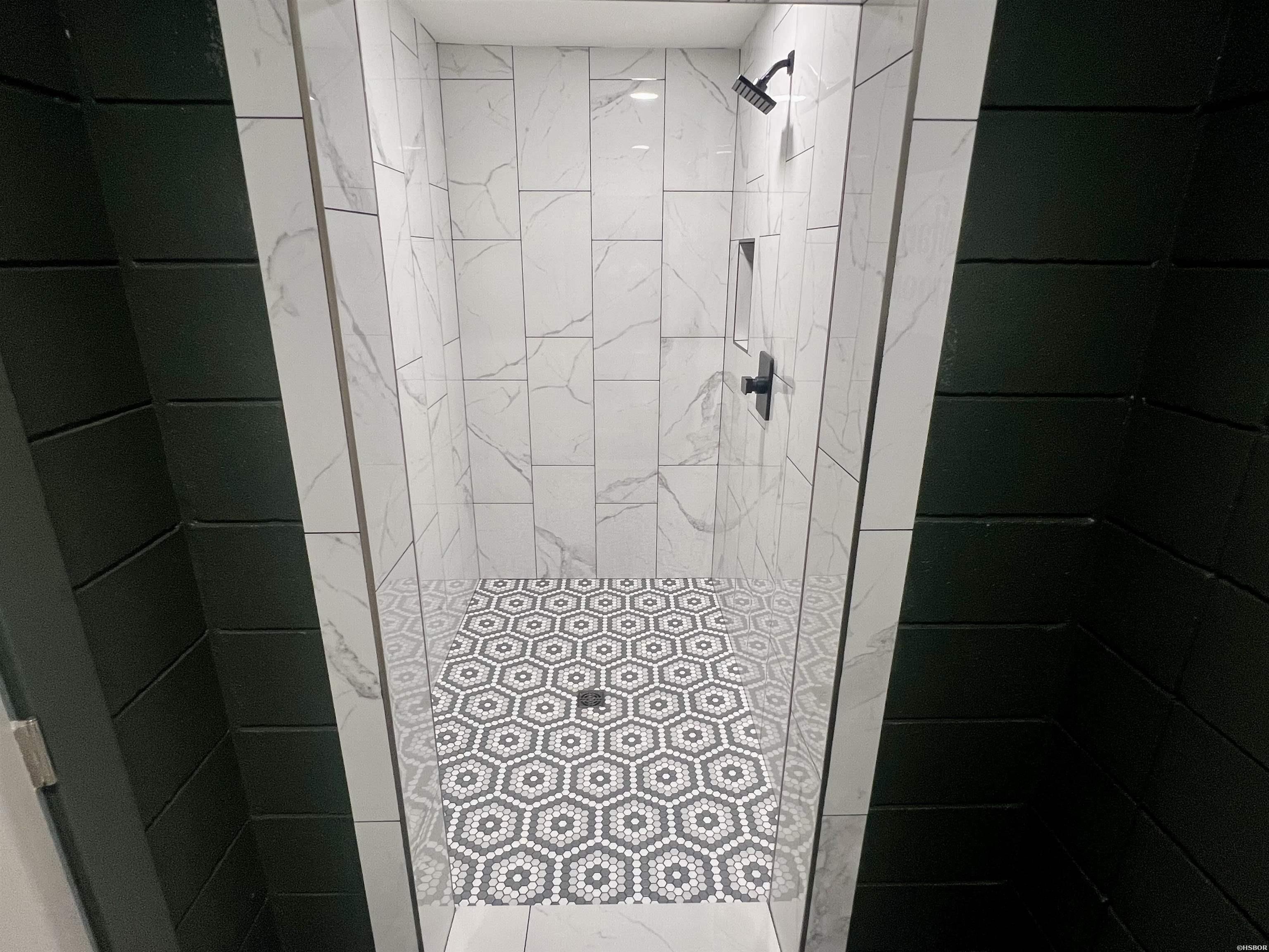 812 Airport Property Photo 20