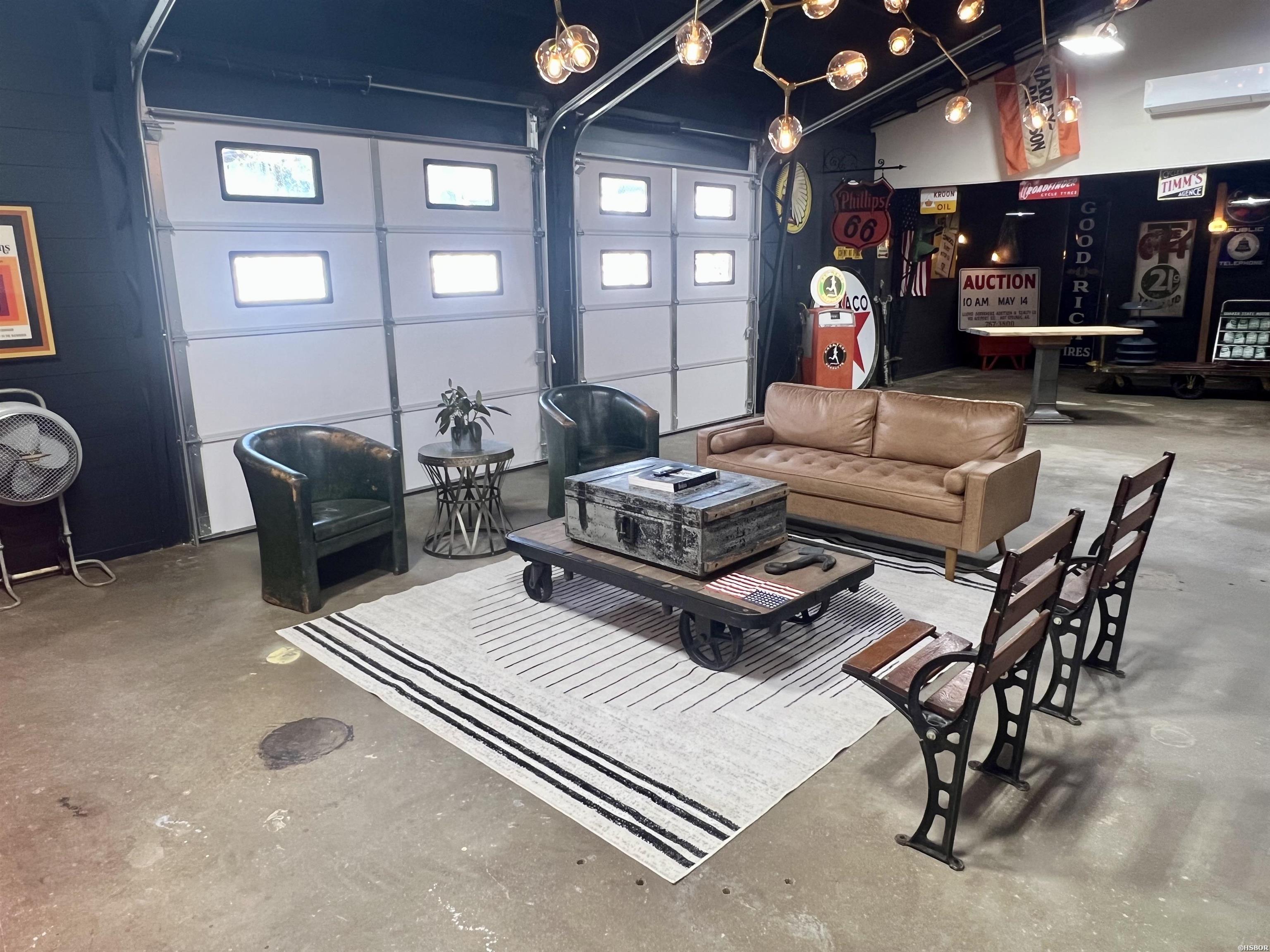 812 Airport Property Photo 23