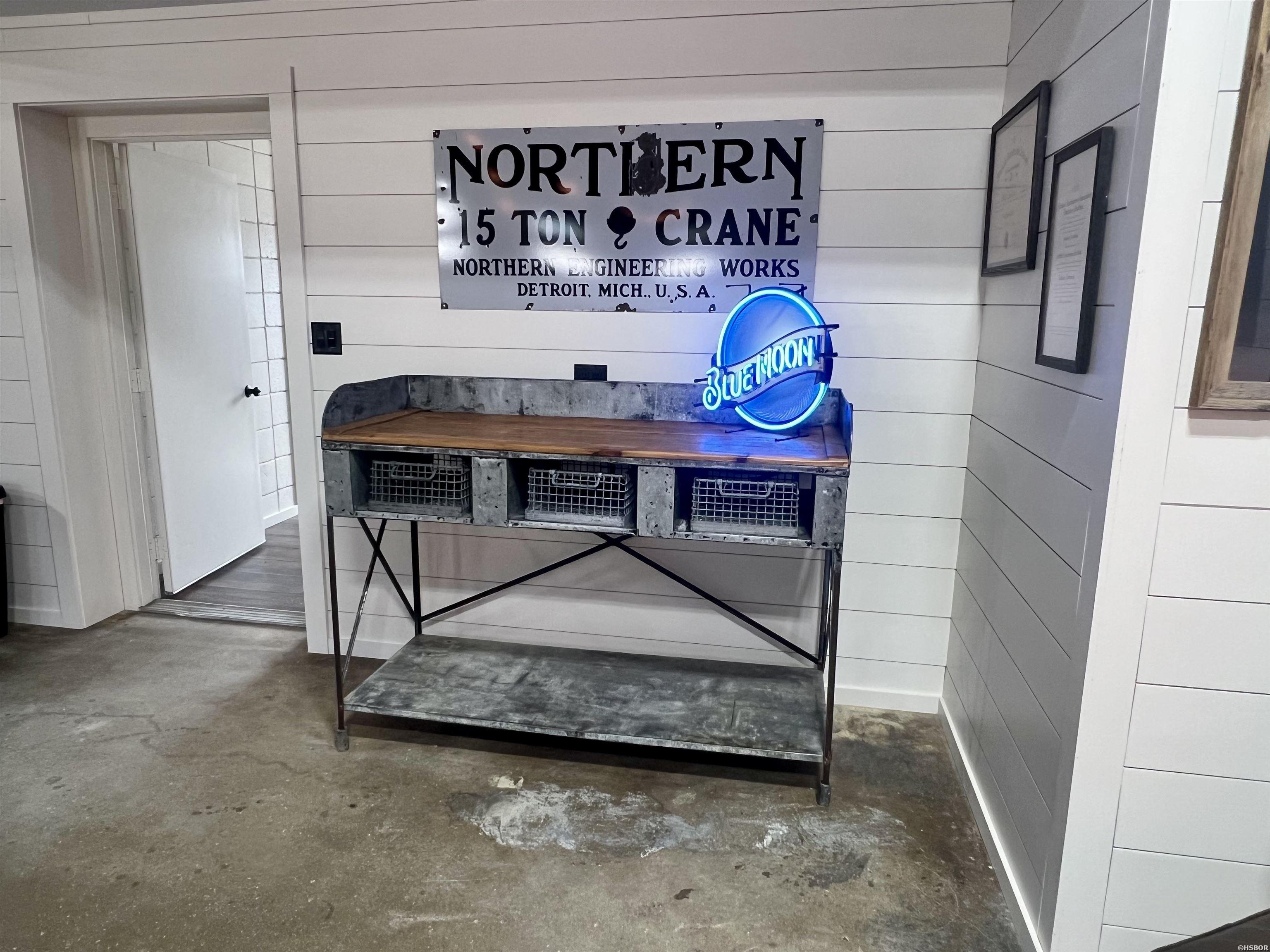 812 Airport Property Photo 25