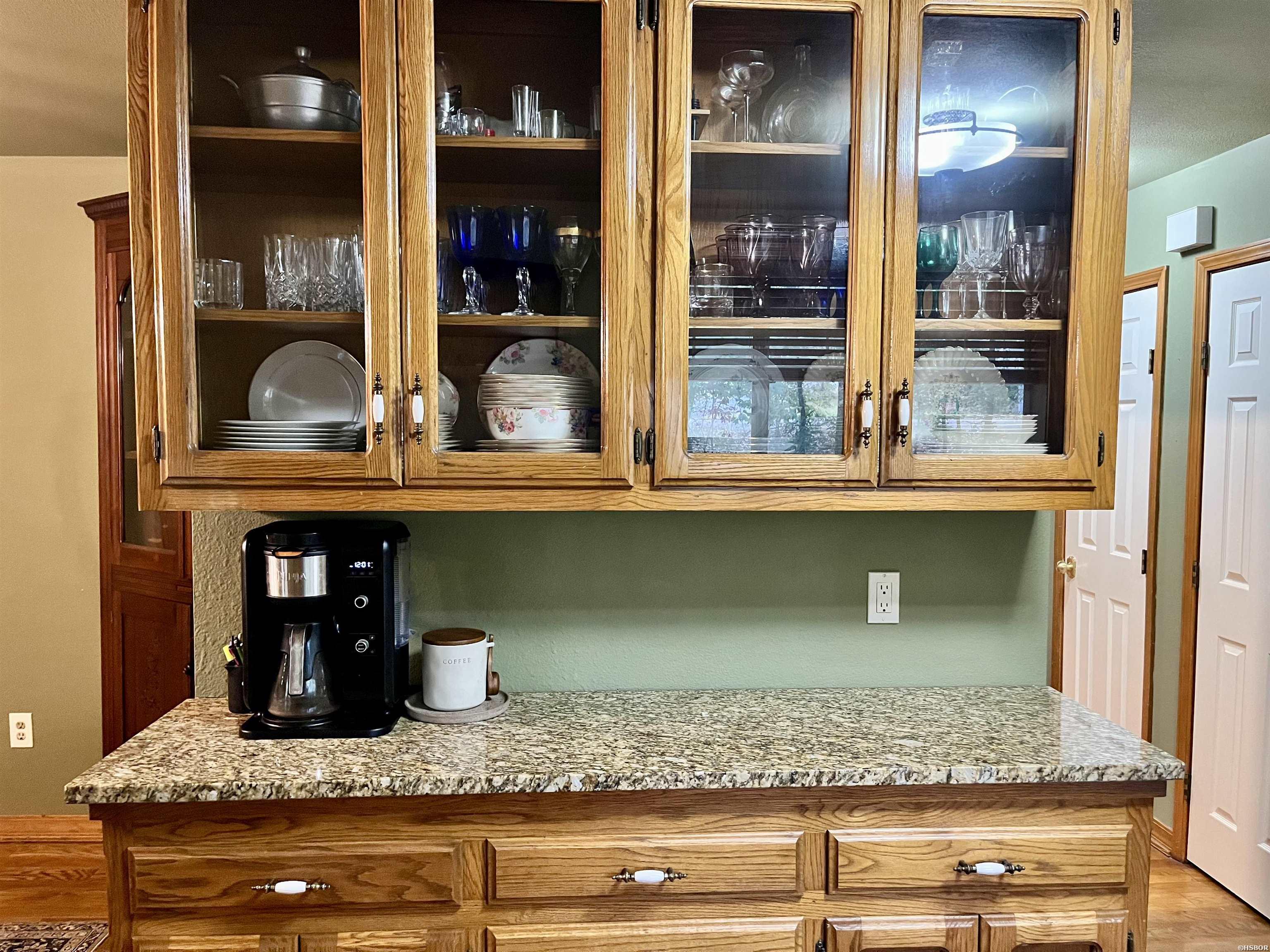 1009 Evergreen Drive Property Photo 14
