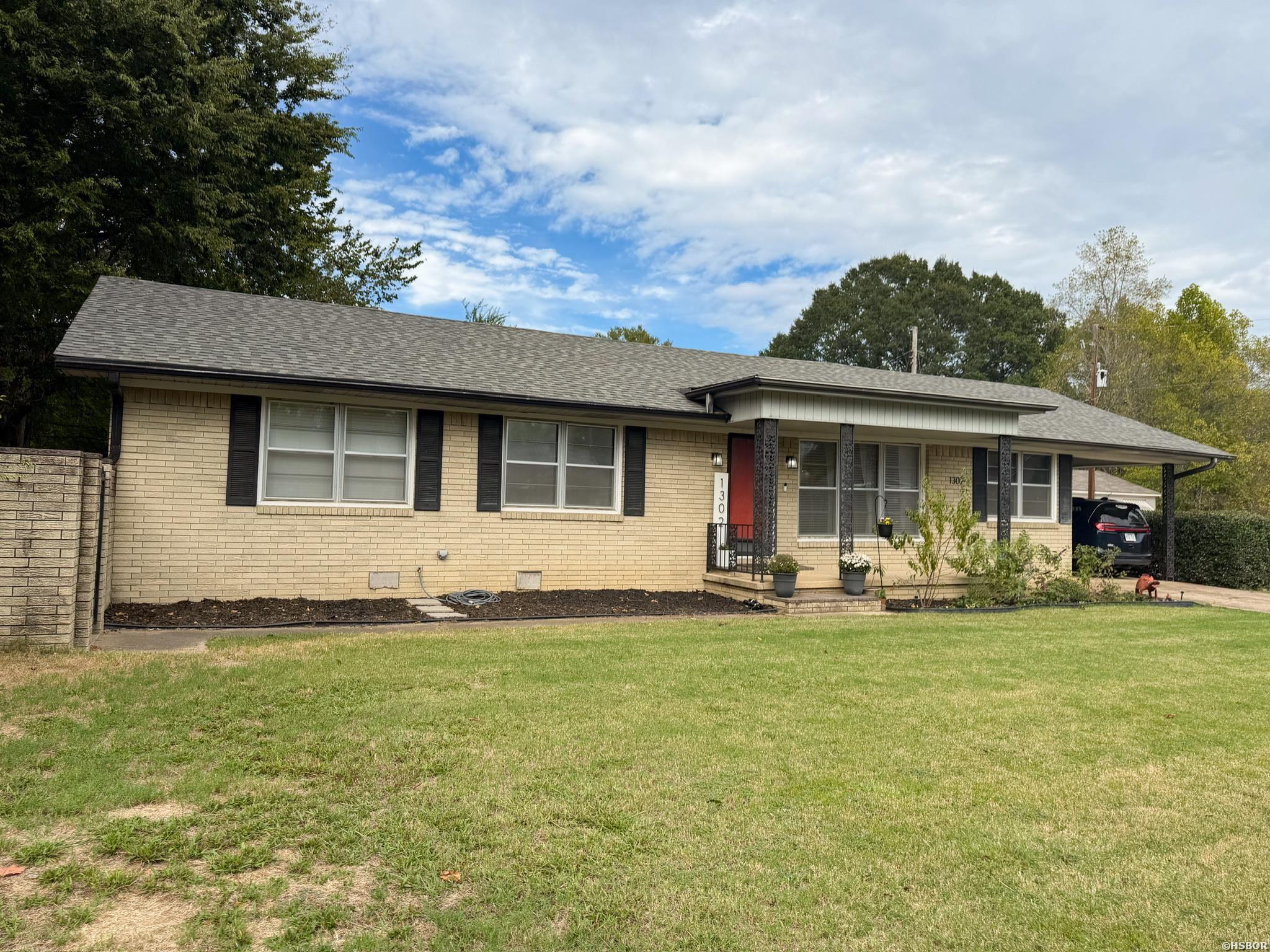 1302 Walnut Street Property Photo 2