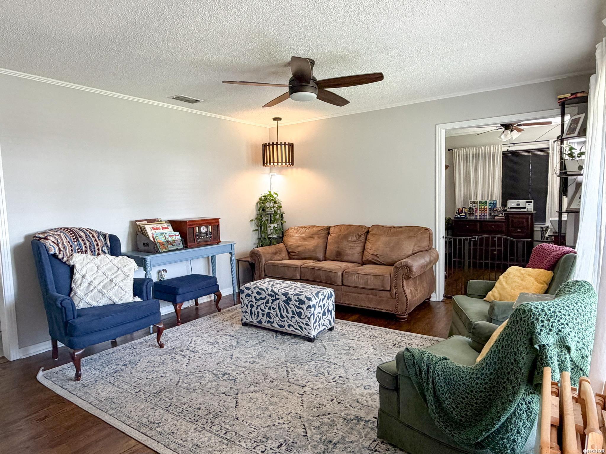 1302 Walnut Street Property Photo 5