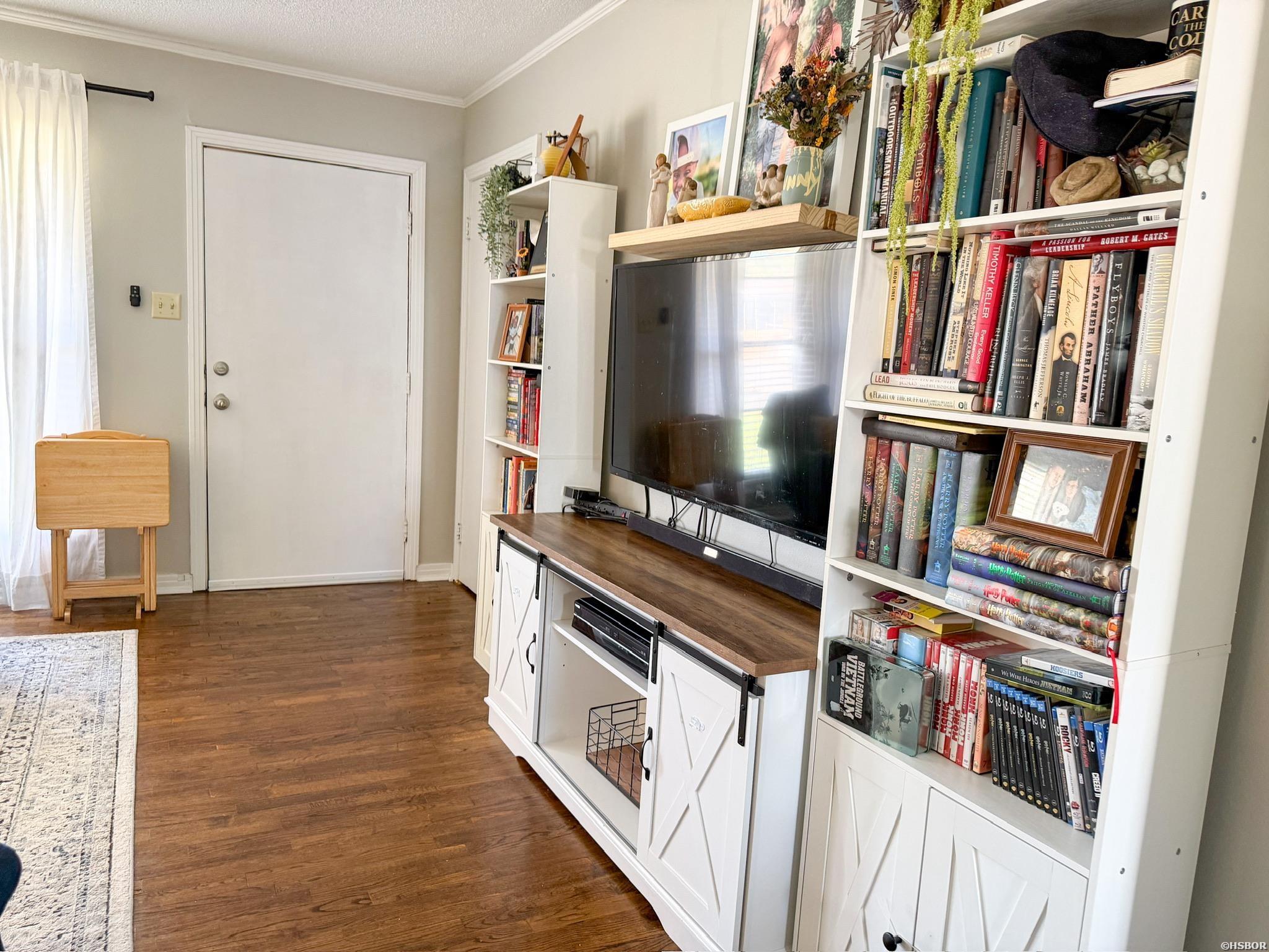 1302 Walnut Street Property Photo 7