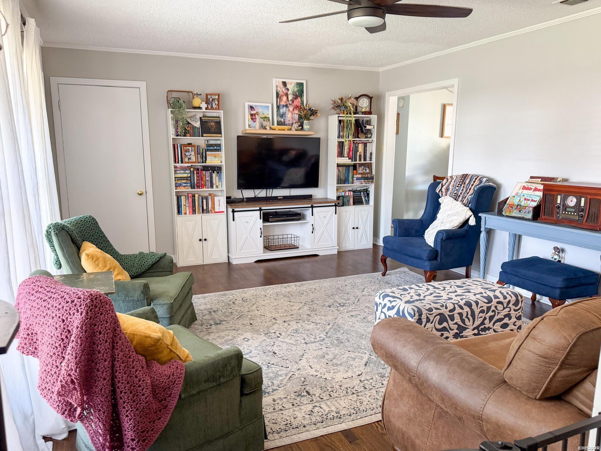 1302 Walnut Street Property Photo 8