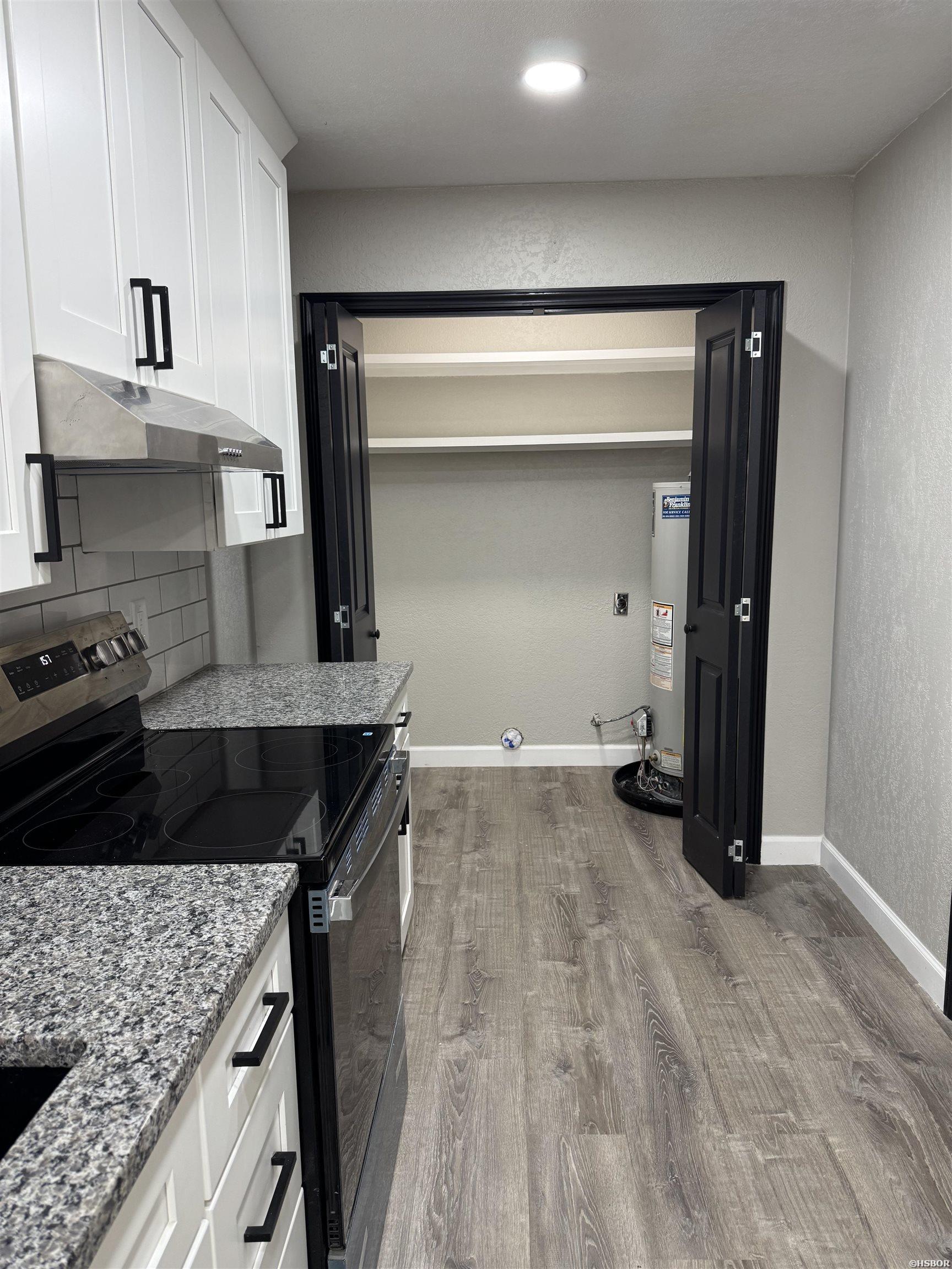 100 Wisteria Place Property Photo 12