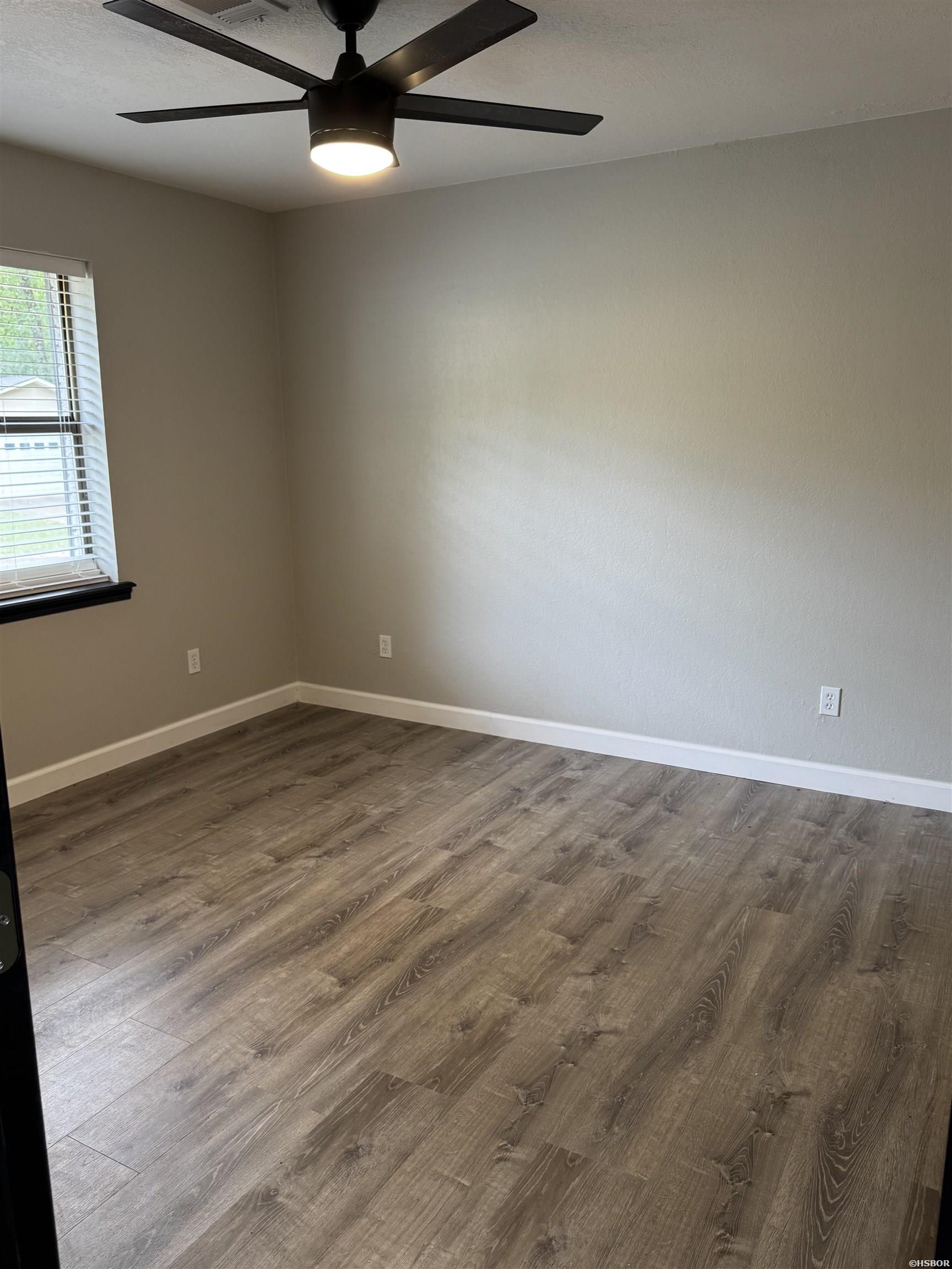 100 Wisteria Place Property Photo 18