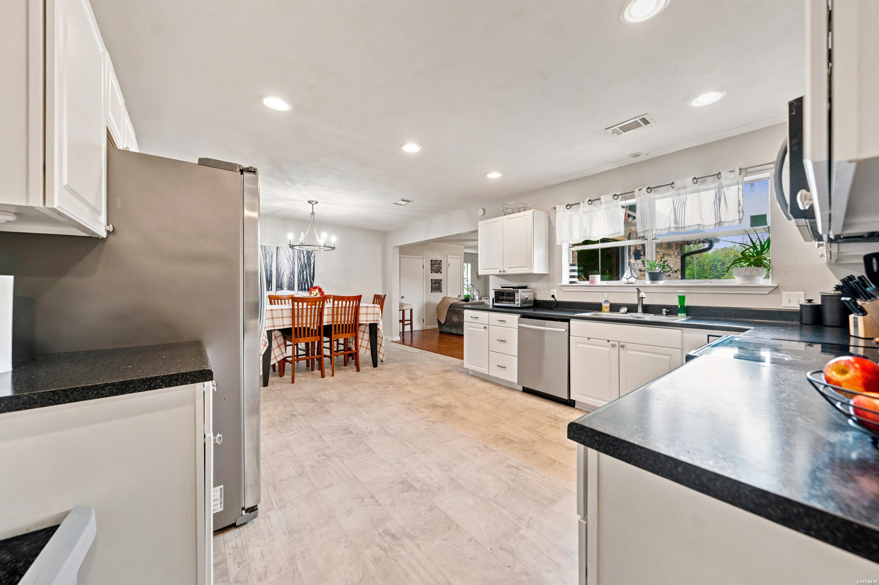 301 Bratton Drive Property Photo 7
