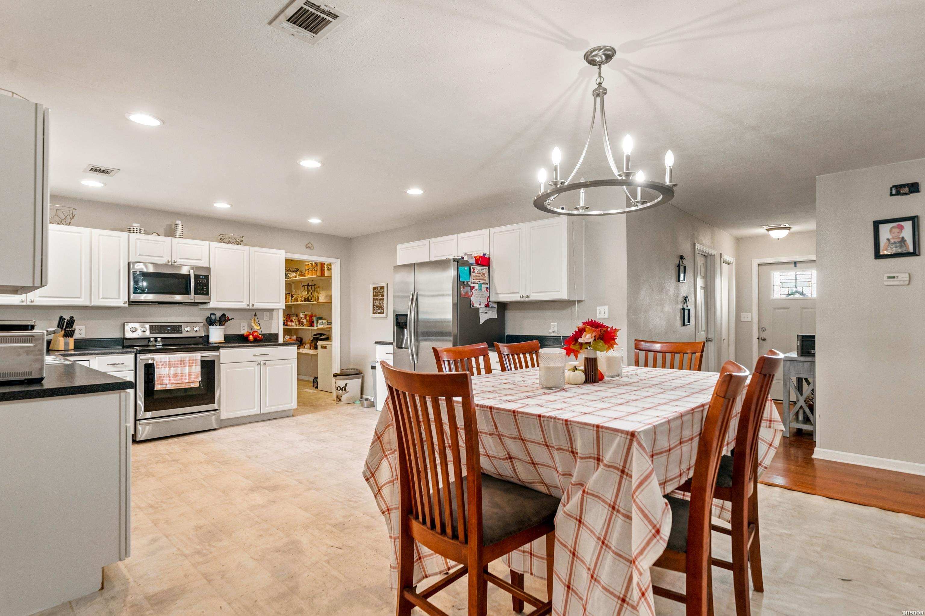301 Bratton Drive Property Photo 9