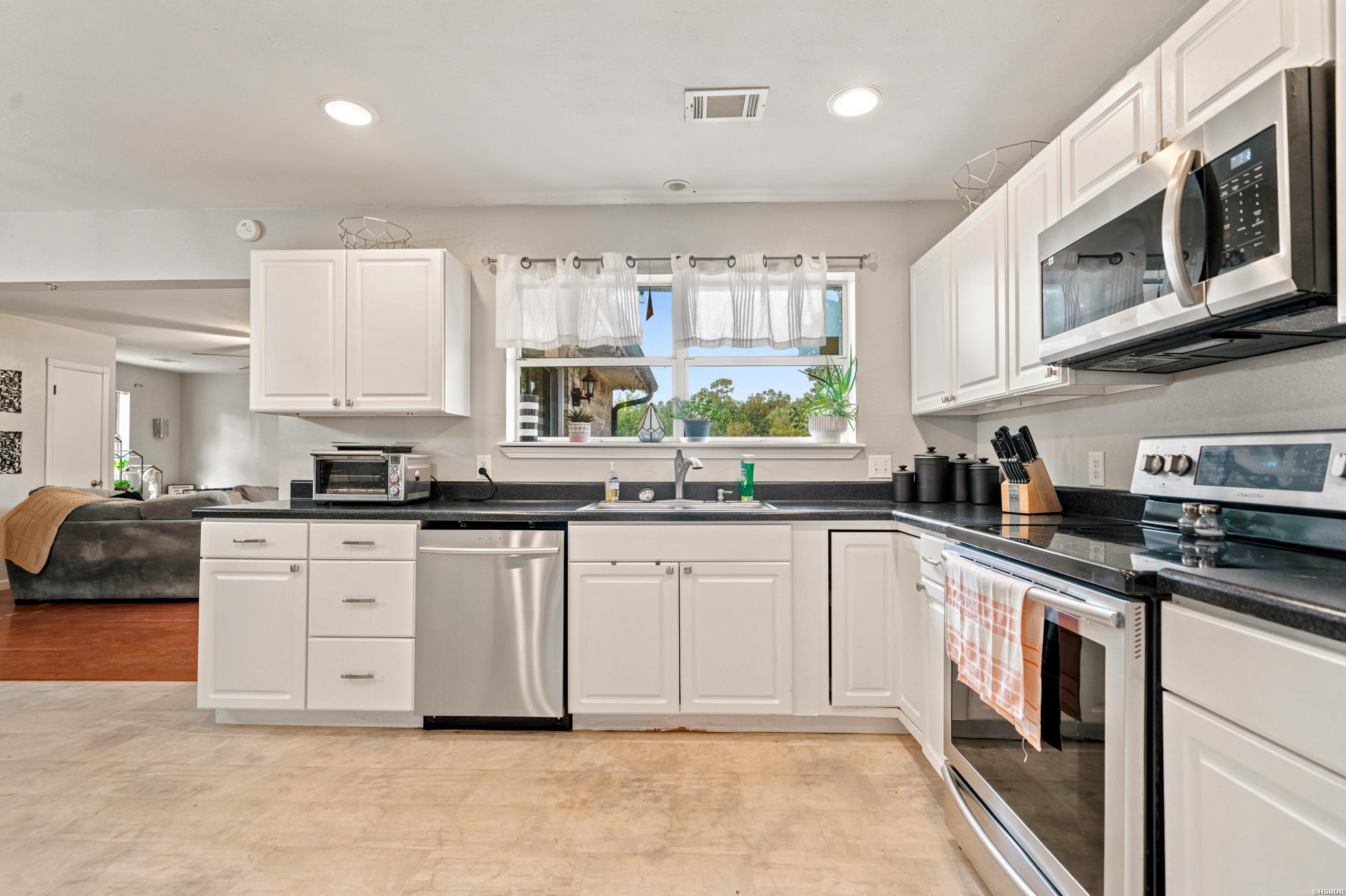 301 Bratton Drive Property Photo 15