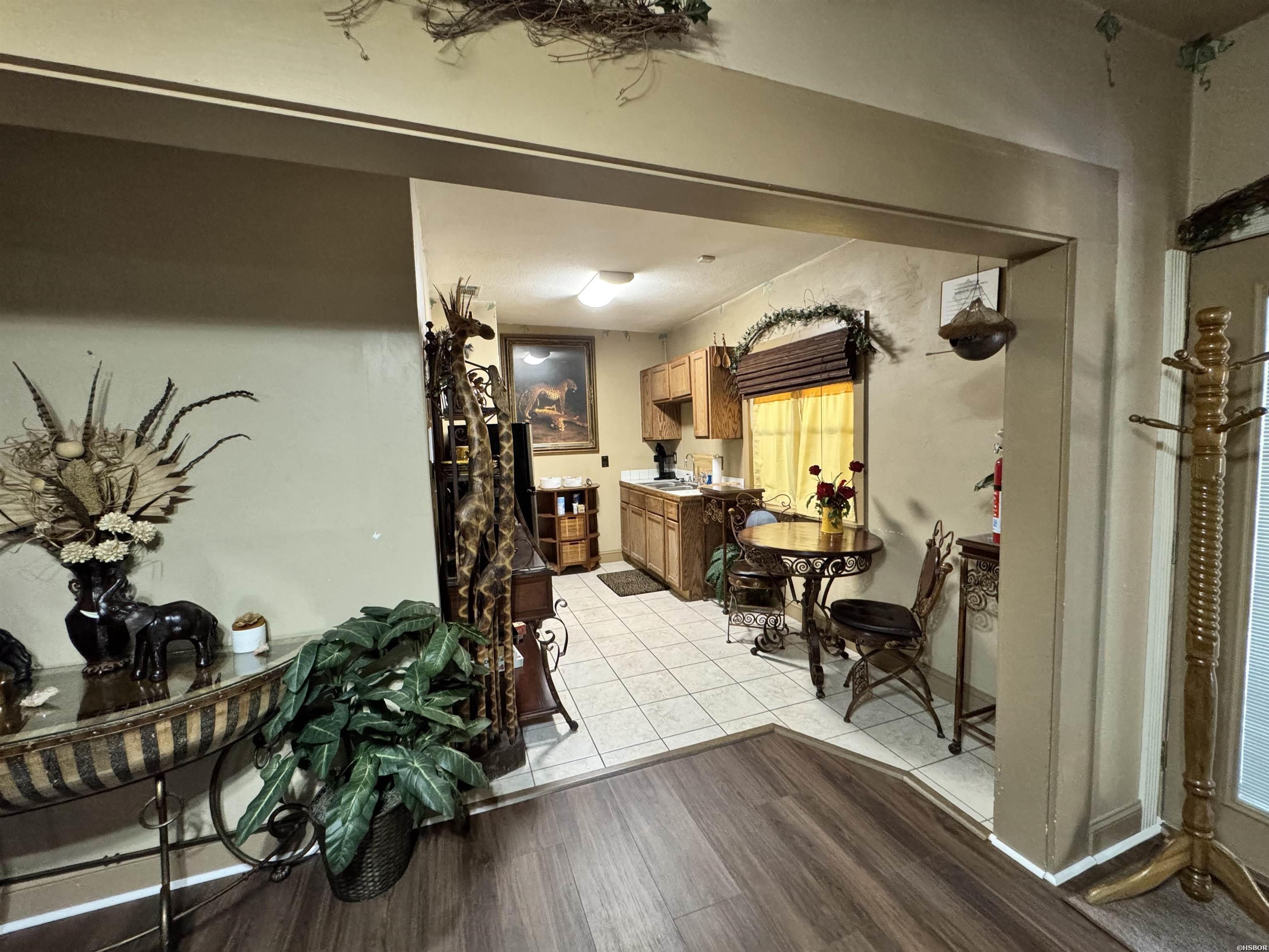 104 Tom Ellsworth Property Photo 4