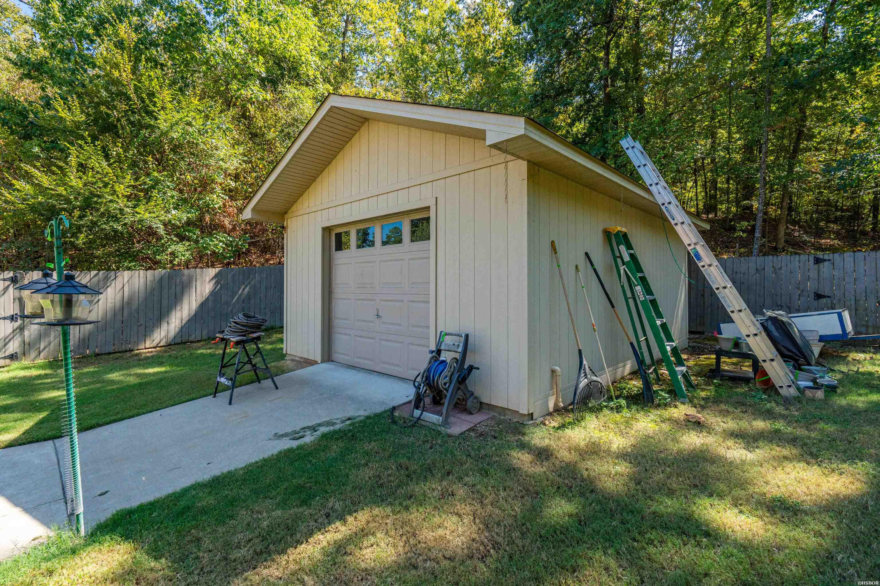 315 Restful Ridge Road Property Photo 9
