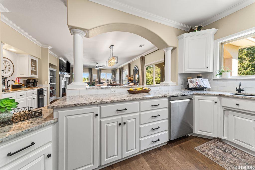 518 Amity Property Photo 10