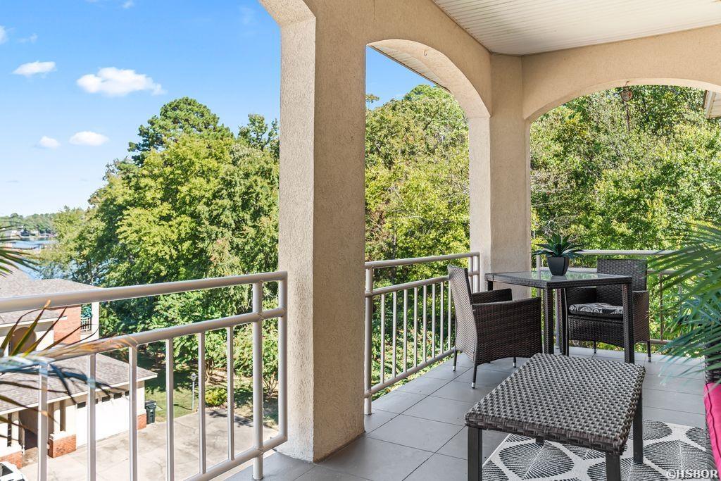 518 Amity Property Photo 30