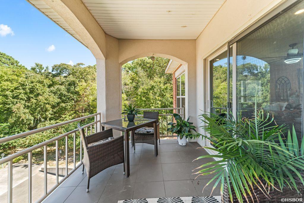 518 Amity Property Photo 31