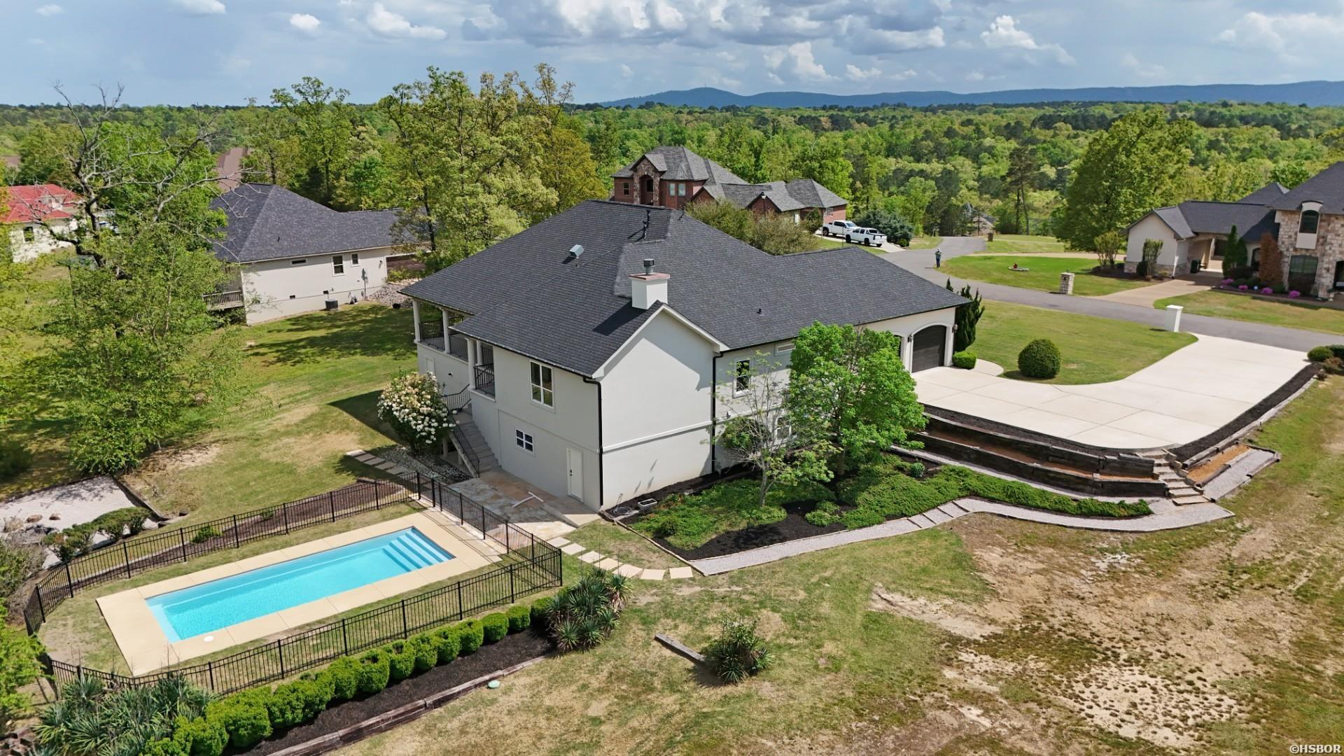 300 Crestview Drive Property Photo 48