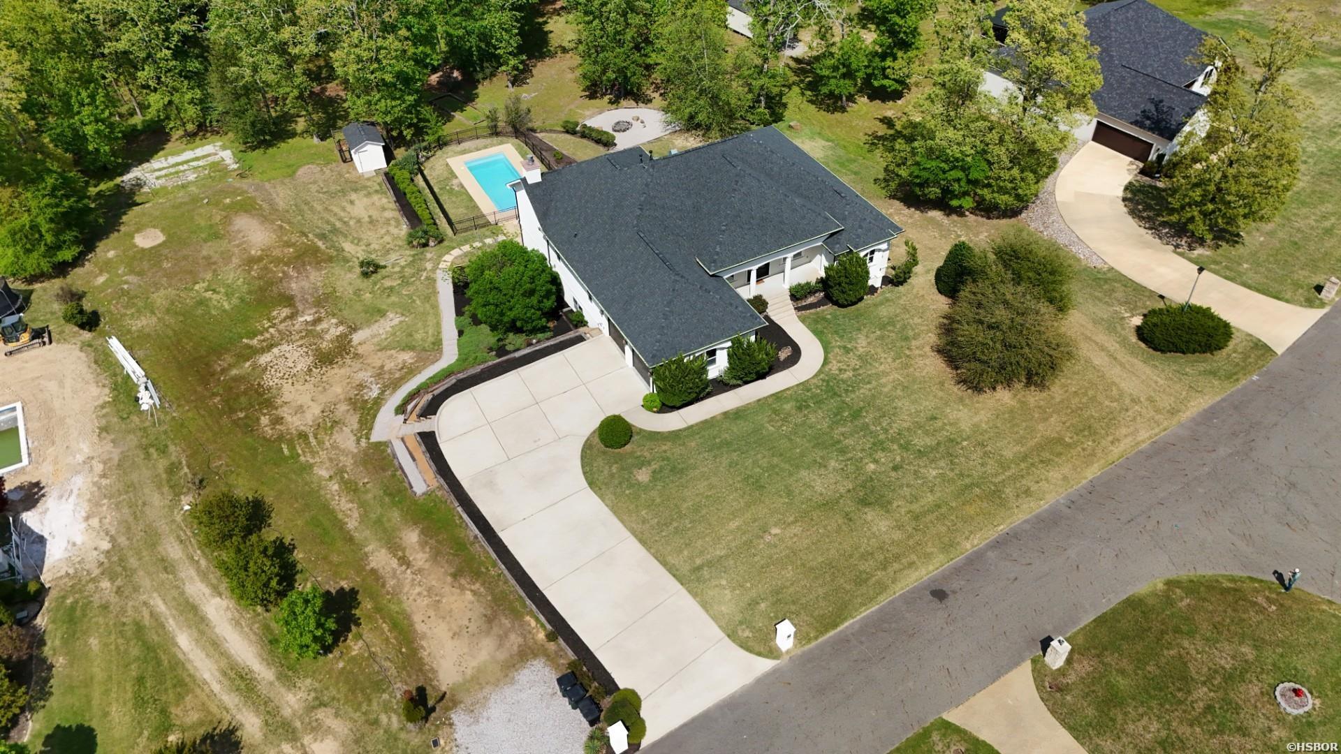 300 Crestview Drive Property Photo 49