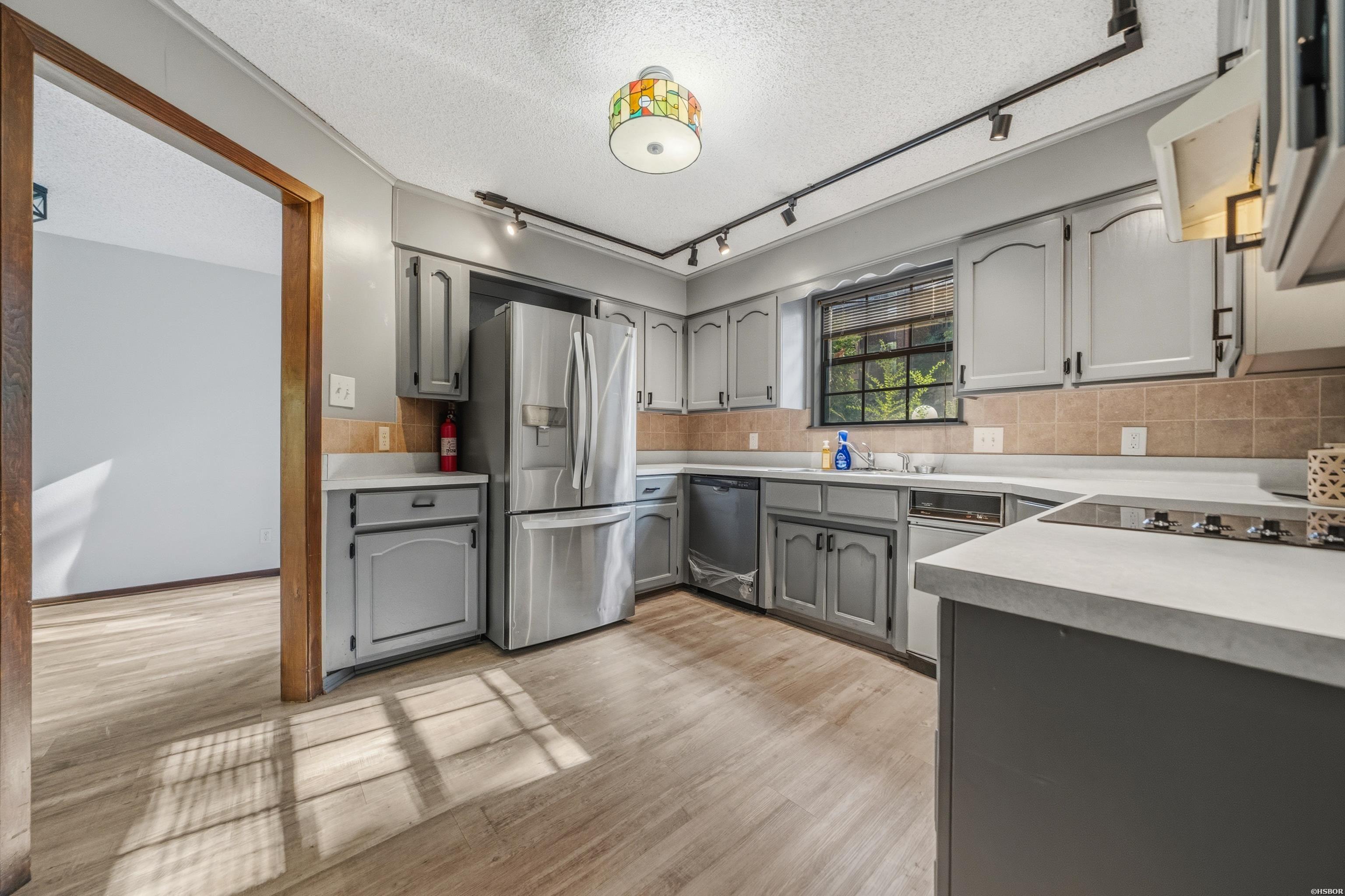 2315 Lakeshore Drive Property Photo 13