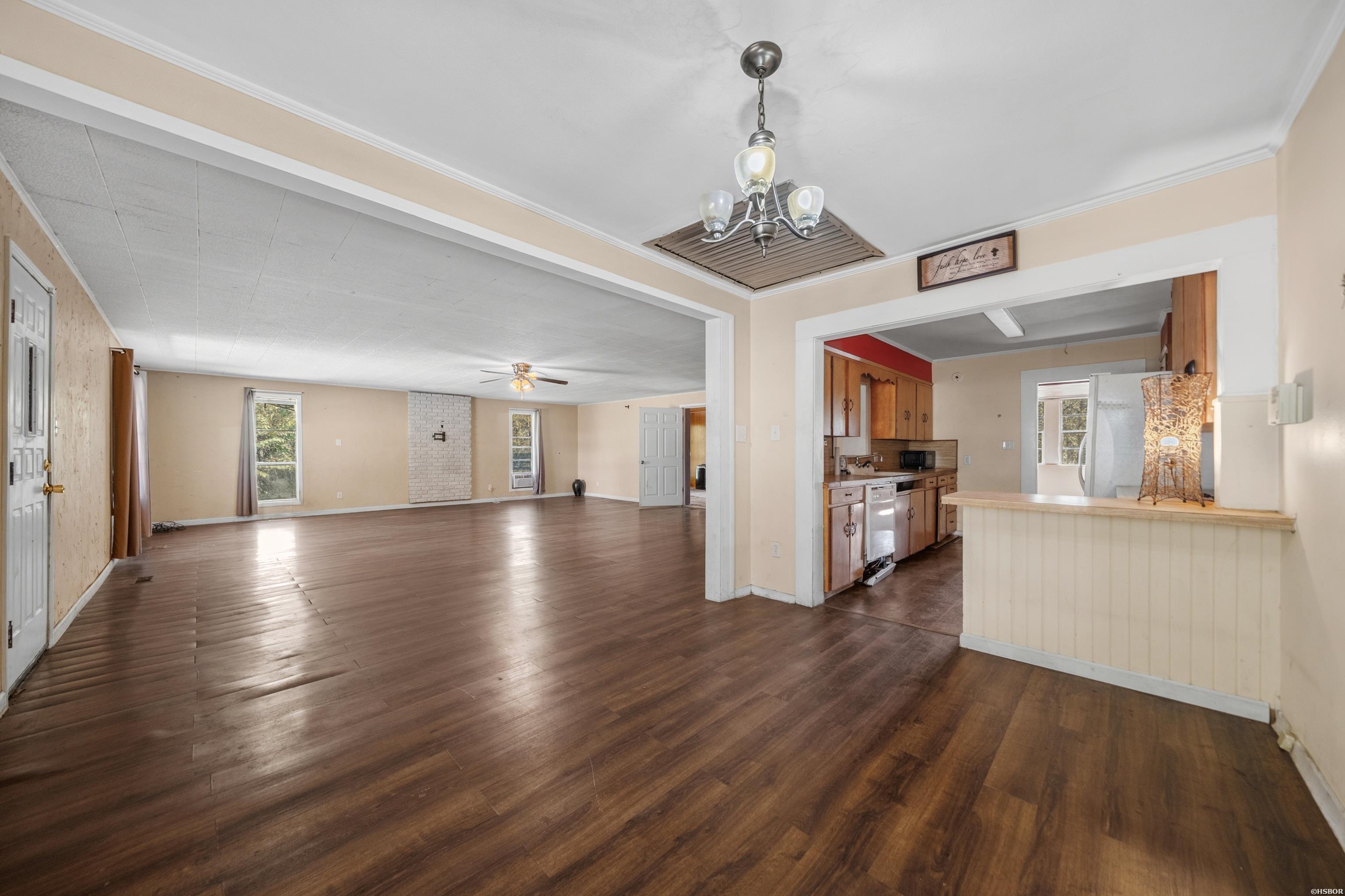 211 Jerome Street Property Photo 8