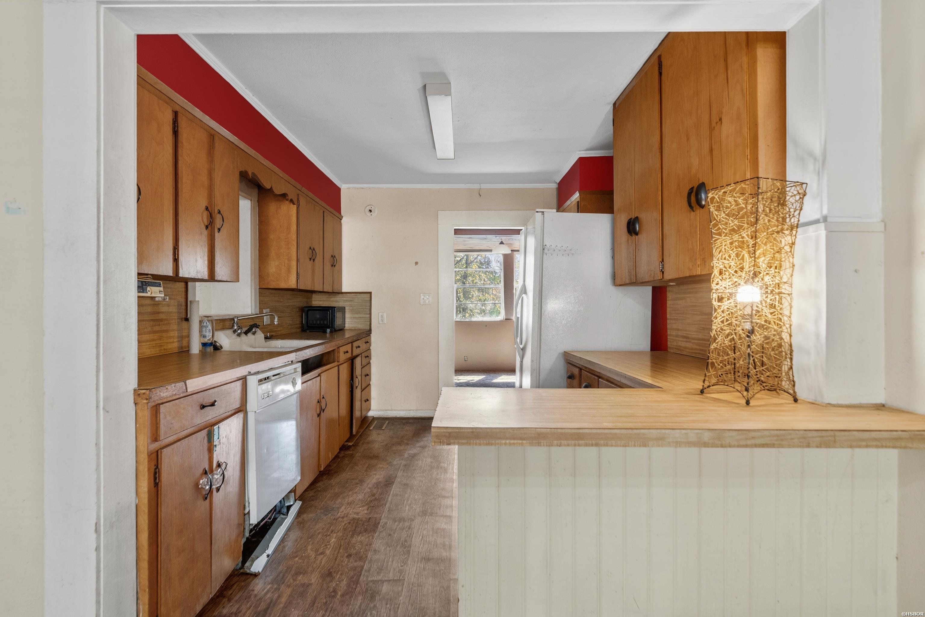 211 Jerome Street Property Photo 11