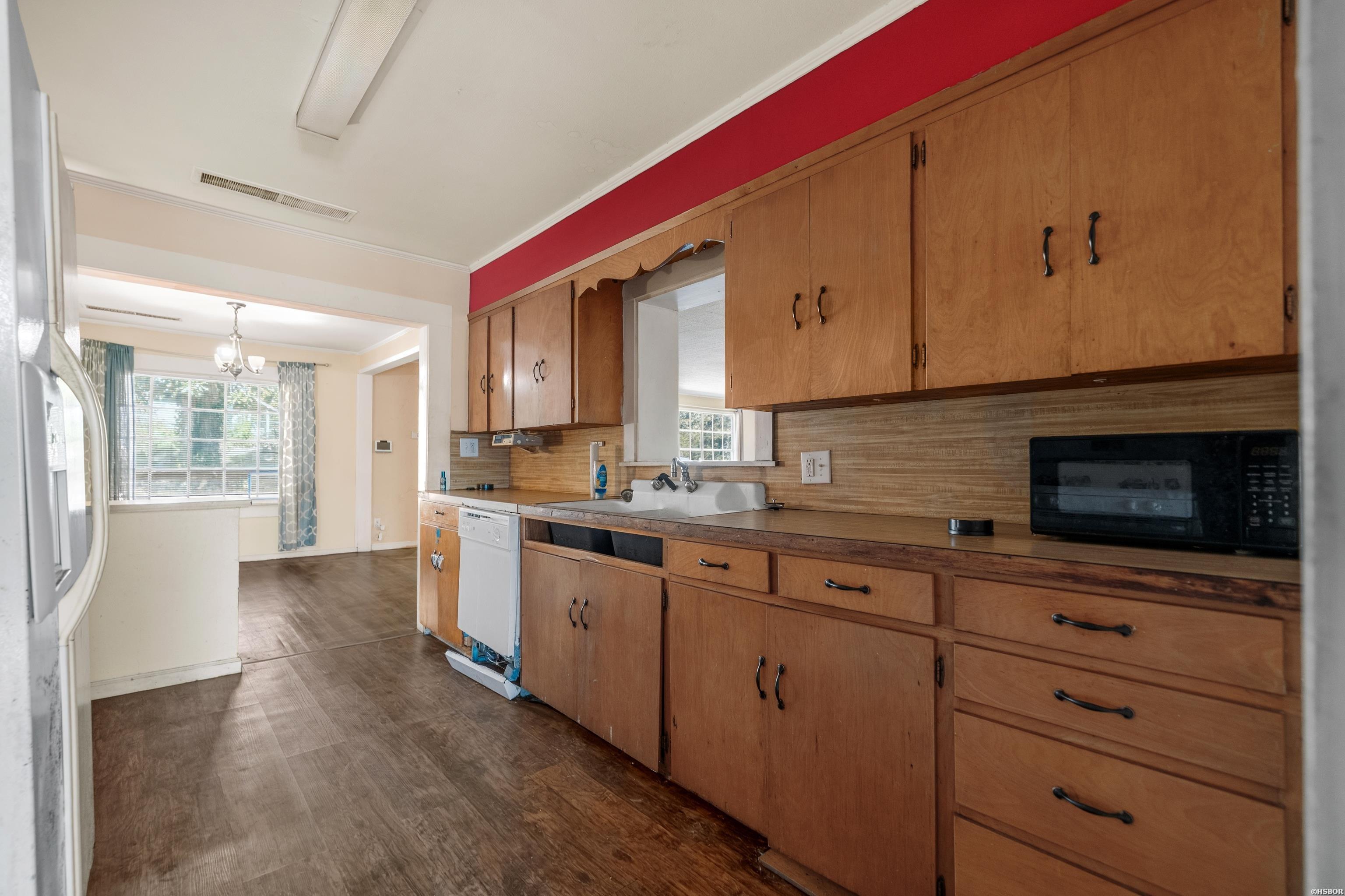 211 Jerome Street Property Photo 14