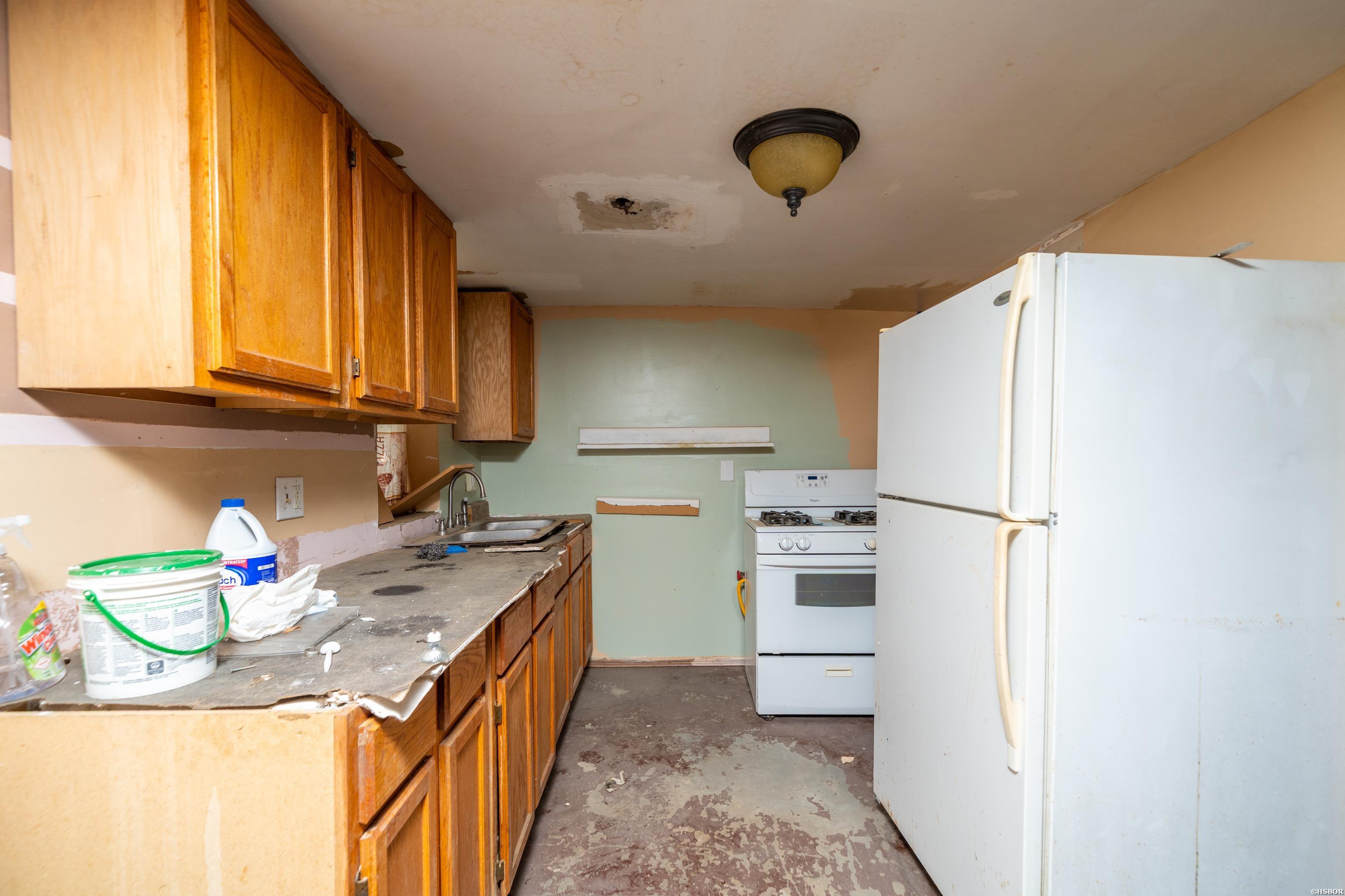 211 Jerome Street Property Photo 24