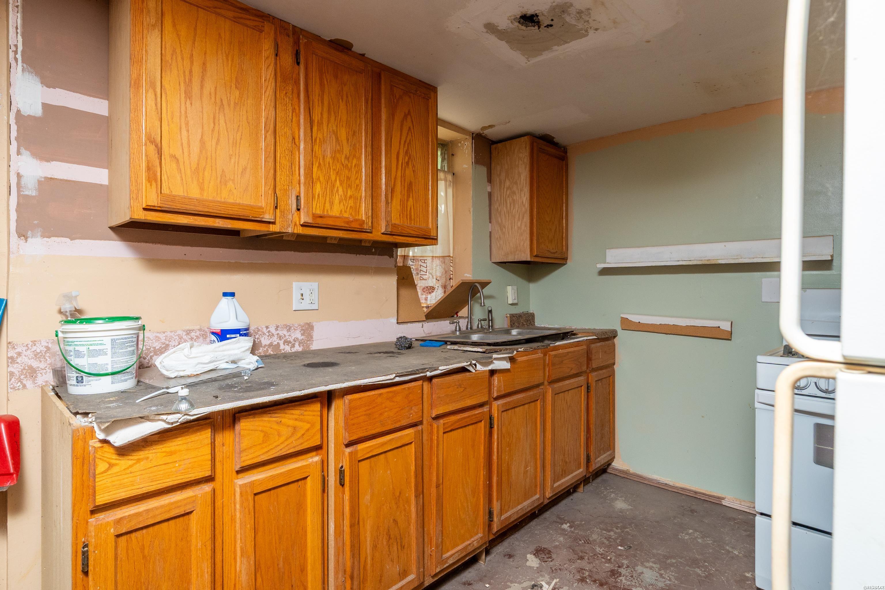 211 Jerome Street Property Photo 25