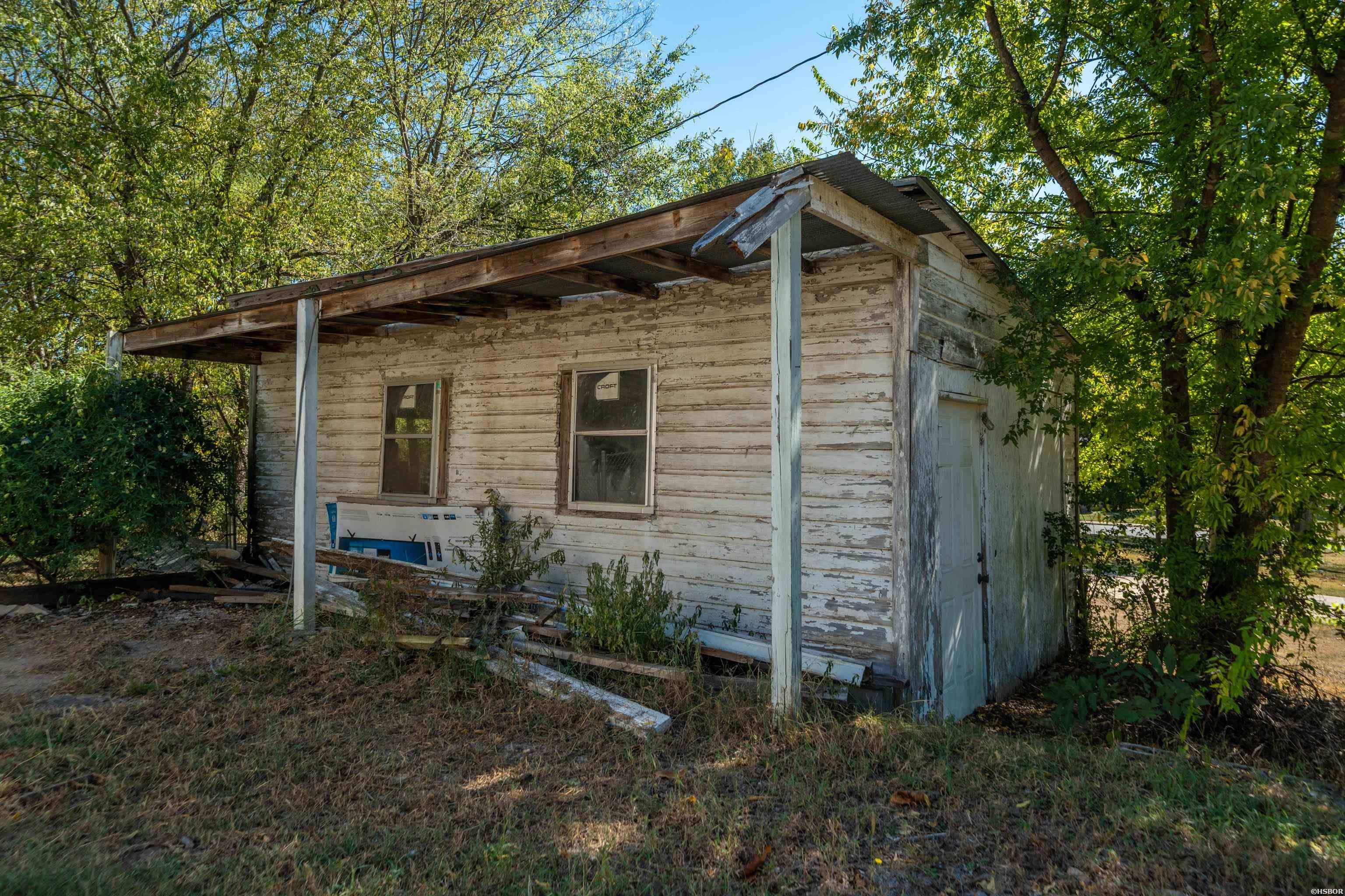 211 Jerome Street Property Photo 37