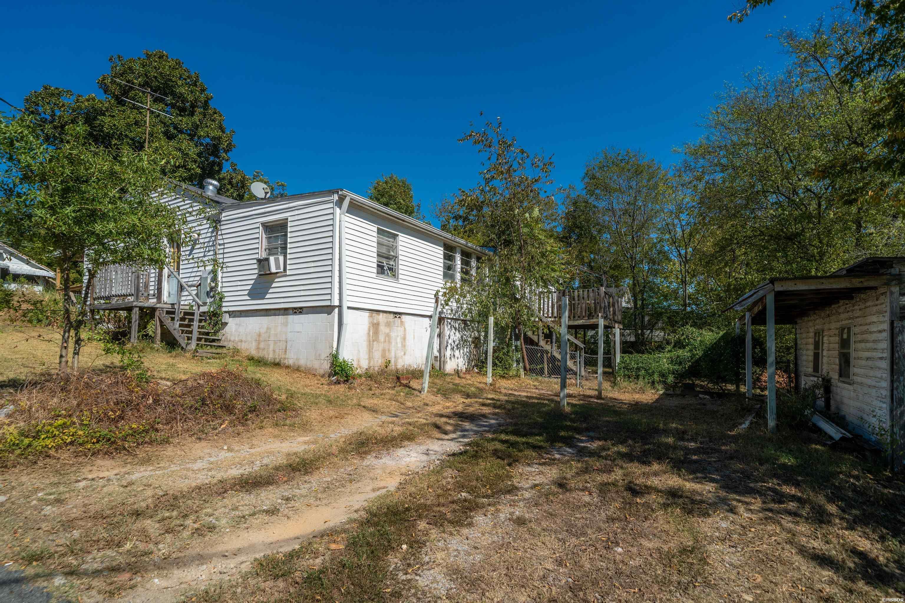 211 Jerome Street Property Photo 38
