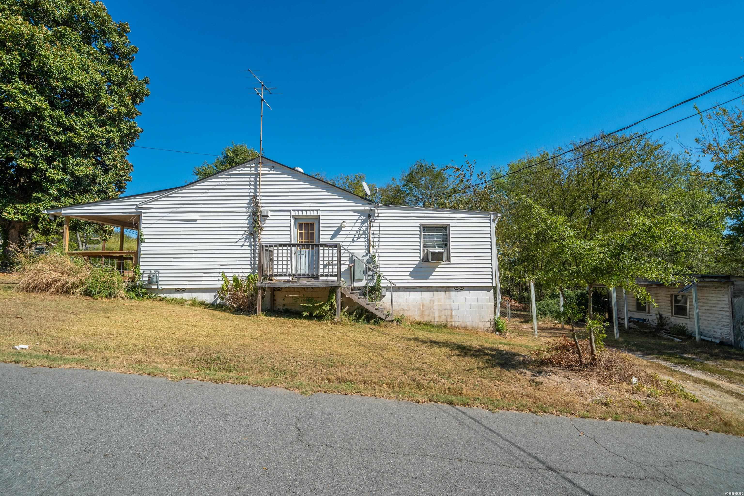 211 Jerome Street Property Photo 39