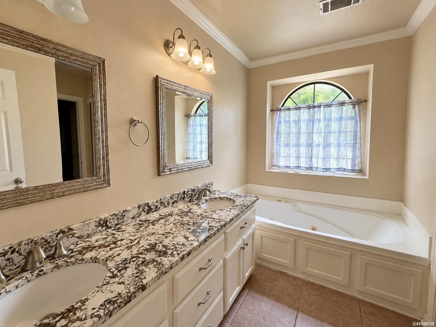 2506 Elaine Street Property Photo 9