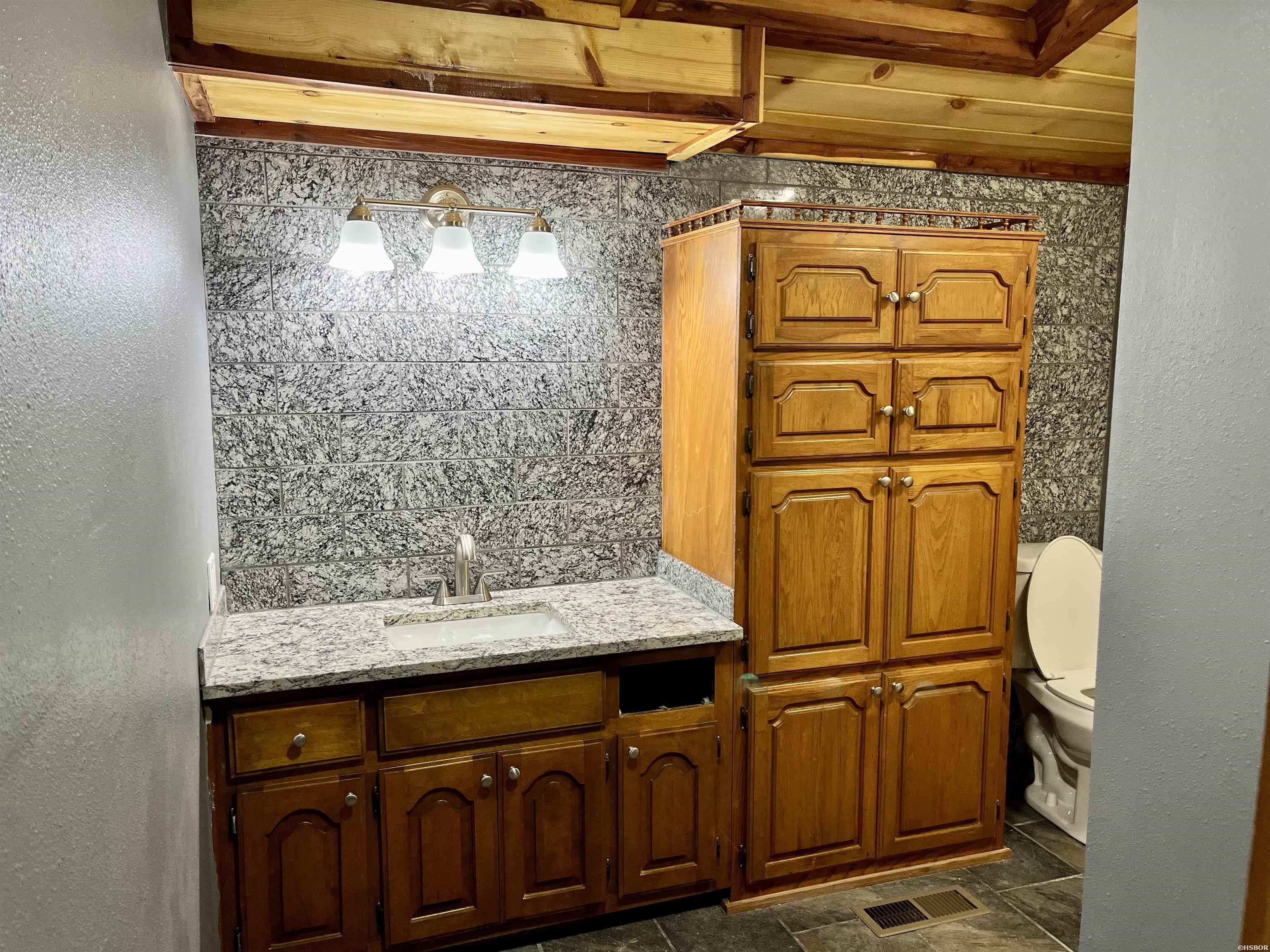20 Fuller Road Property Photo 24
