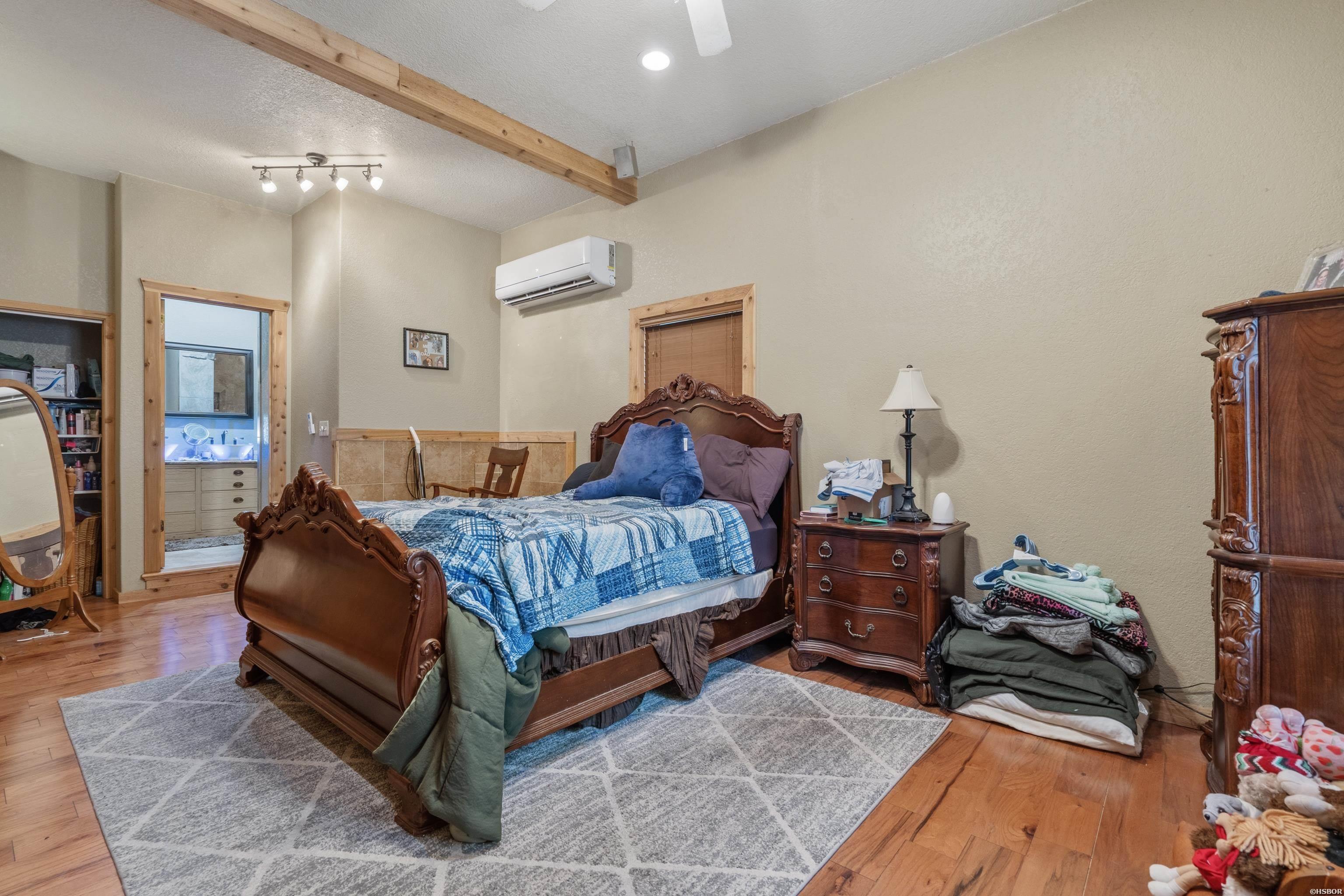 111 Loveless Lane Property Photo 9