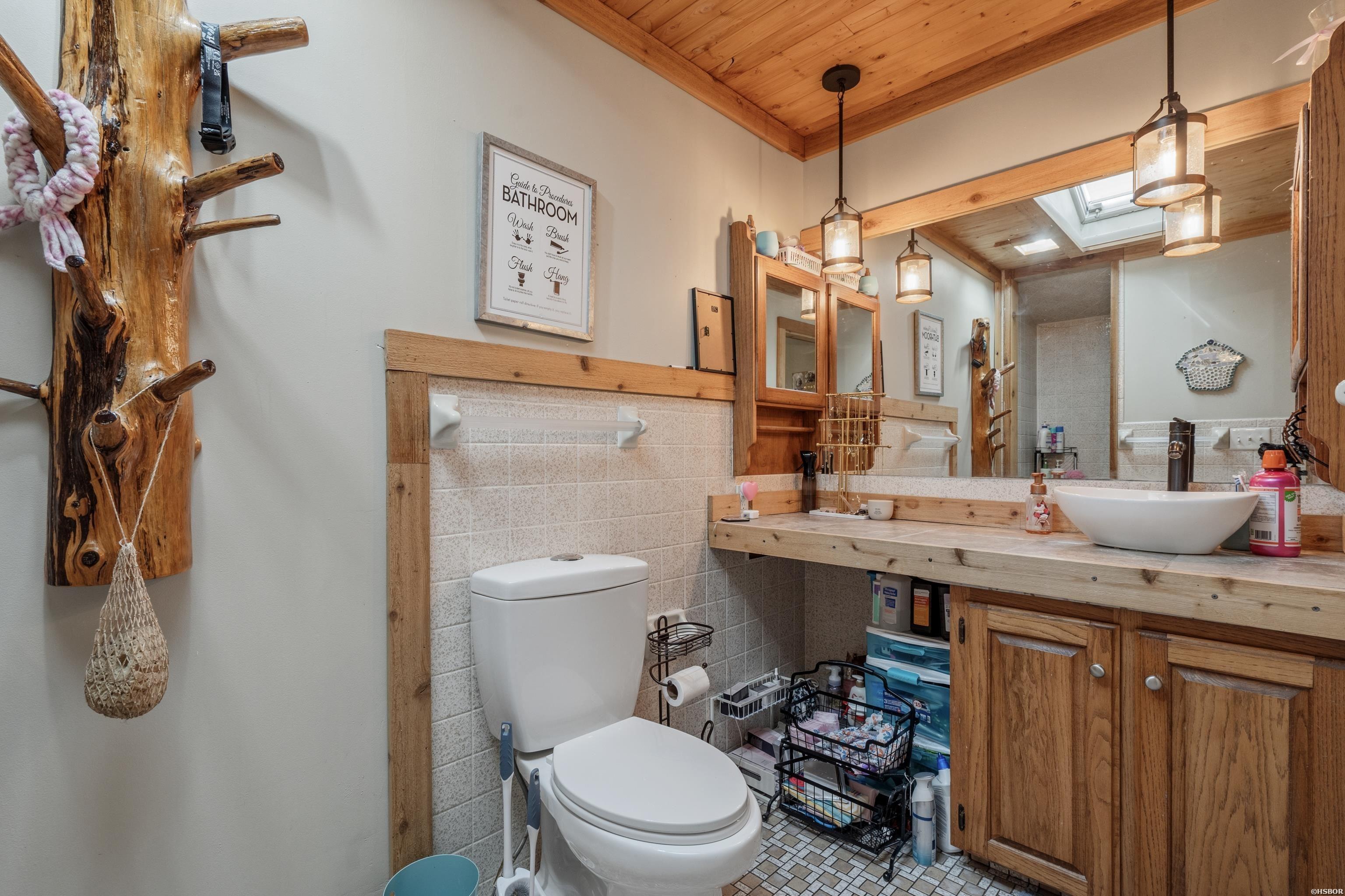 111 Loveless Lane Property Photo 18