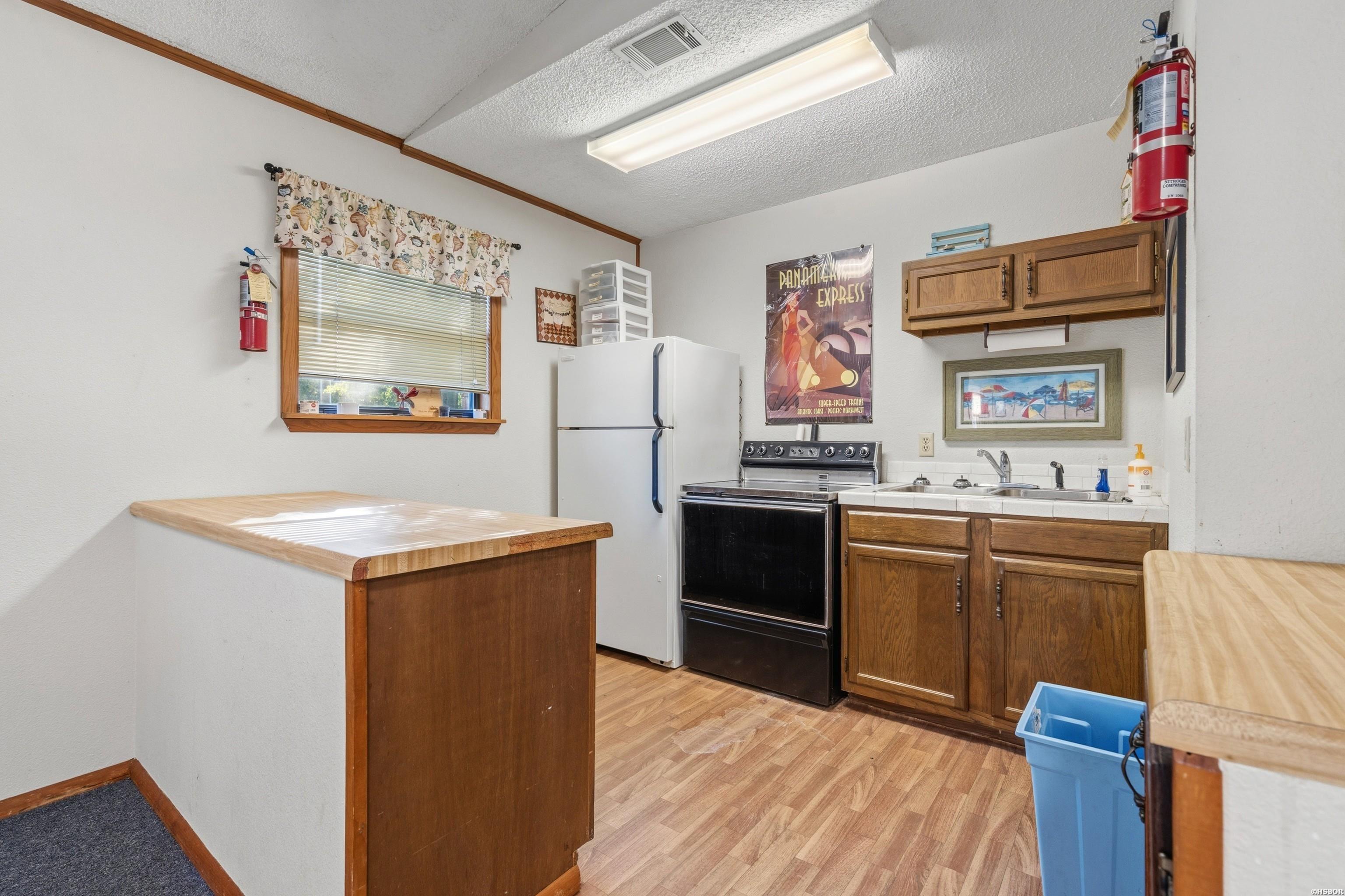 220 Cooper Street Property Photo 17