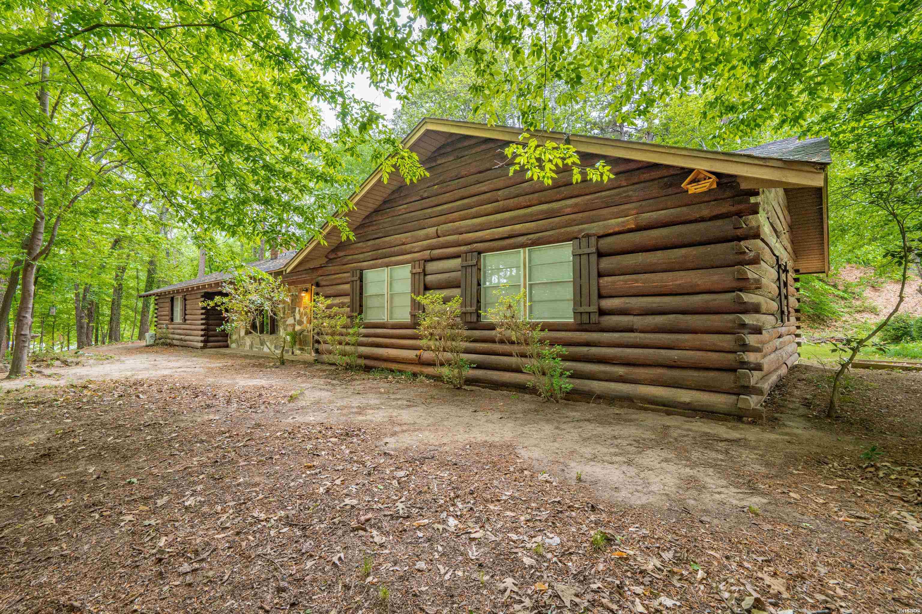 2091 Elaine Circle Property Photo 3
