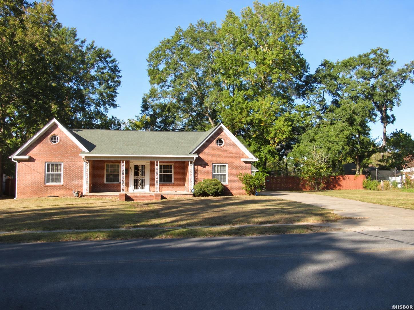 526 PINE BLUFF Street Property Photo 1