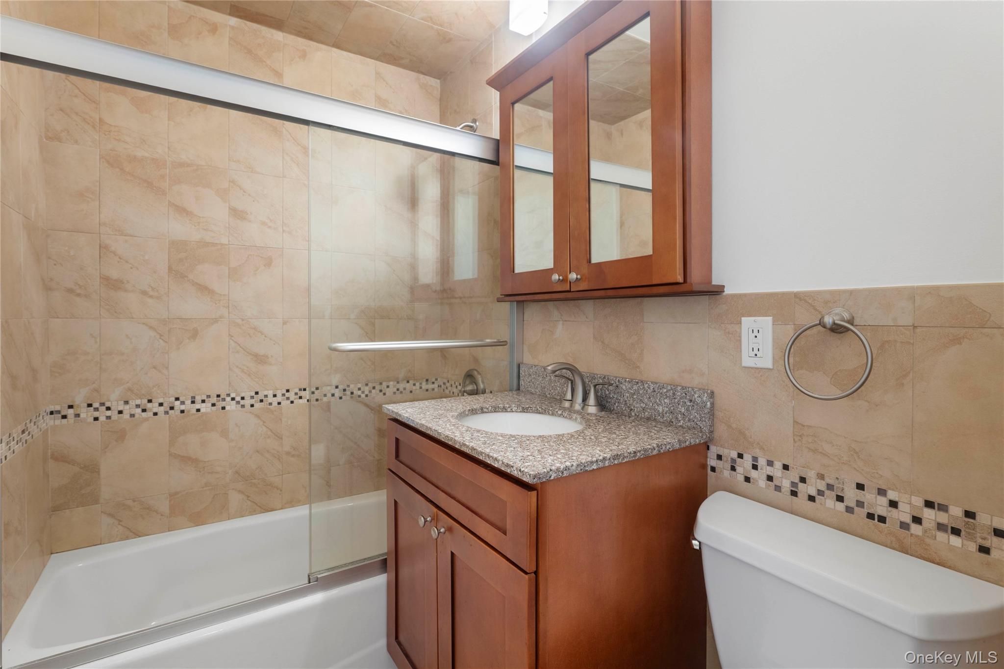 101 Gedney Street 2h Property Photo 6