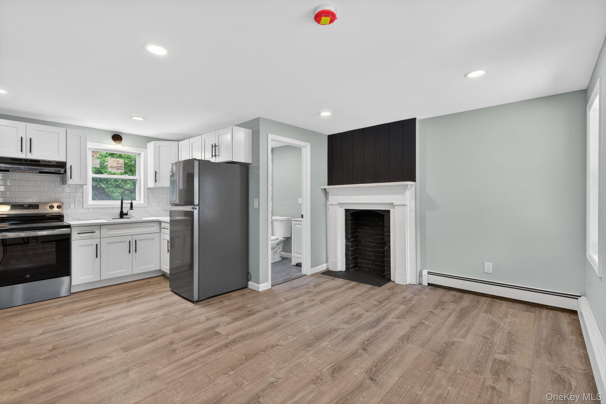 152 N Clinton Street Property Photo 8