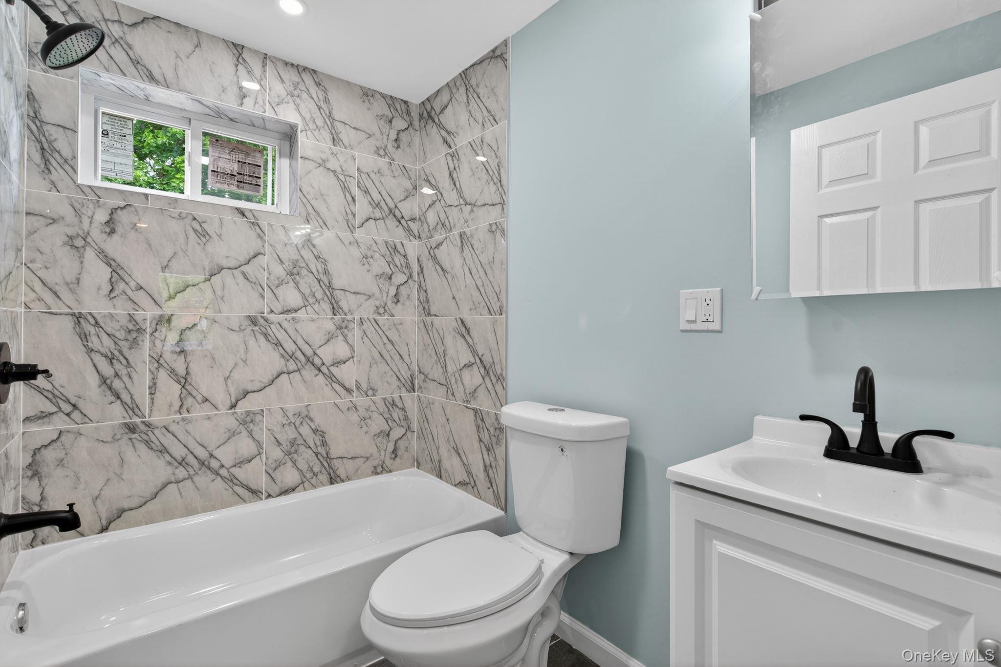152 N Clinton Street Property Photo 13