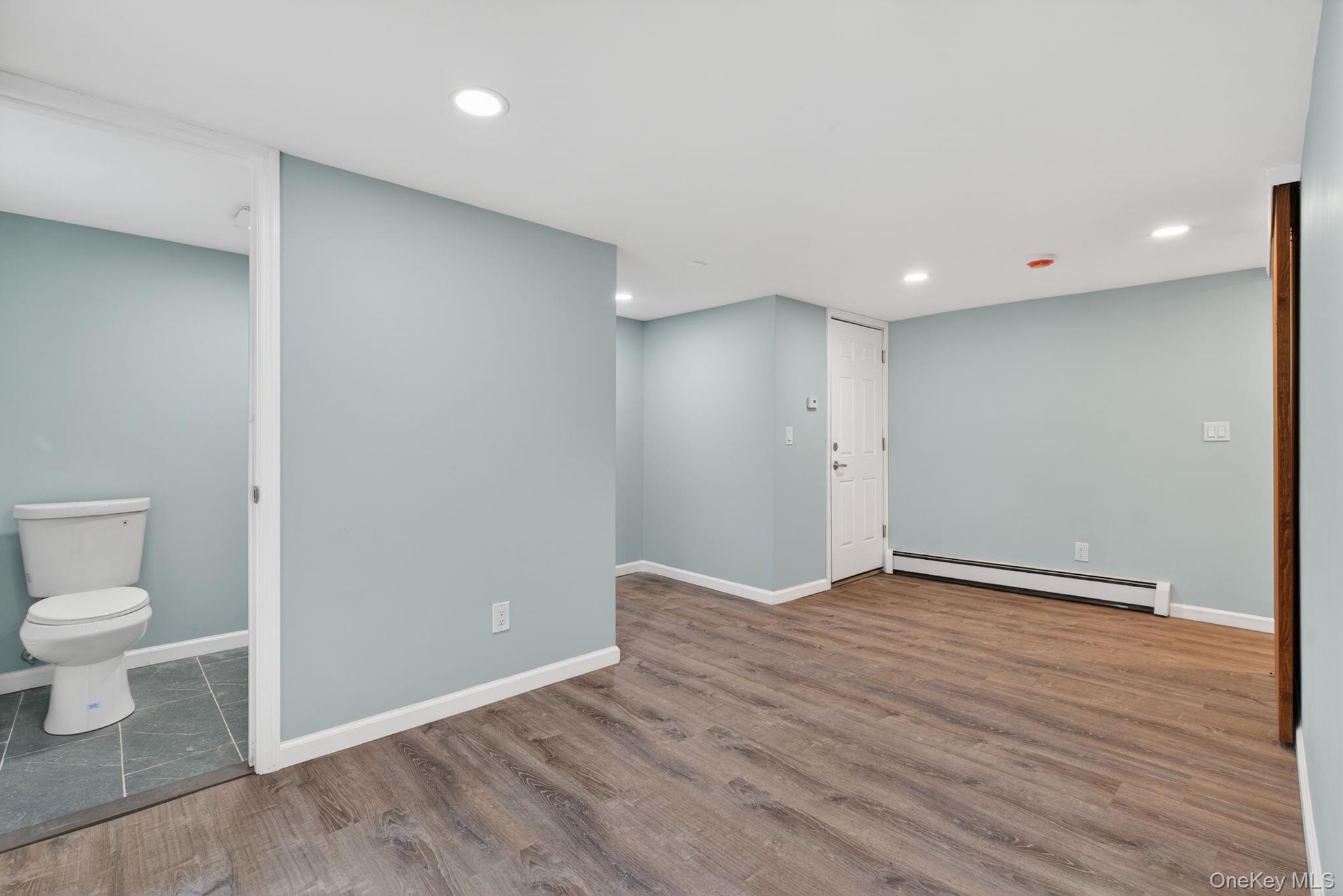 152 N Clinton Street Property Photo 19