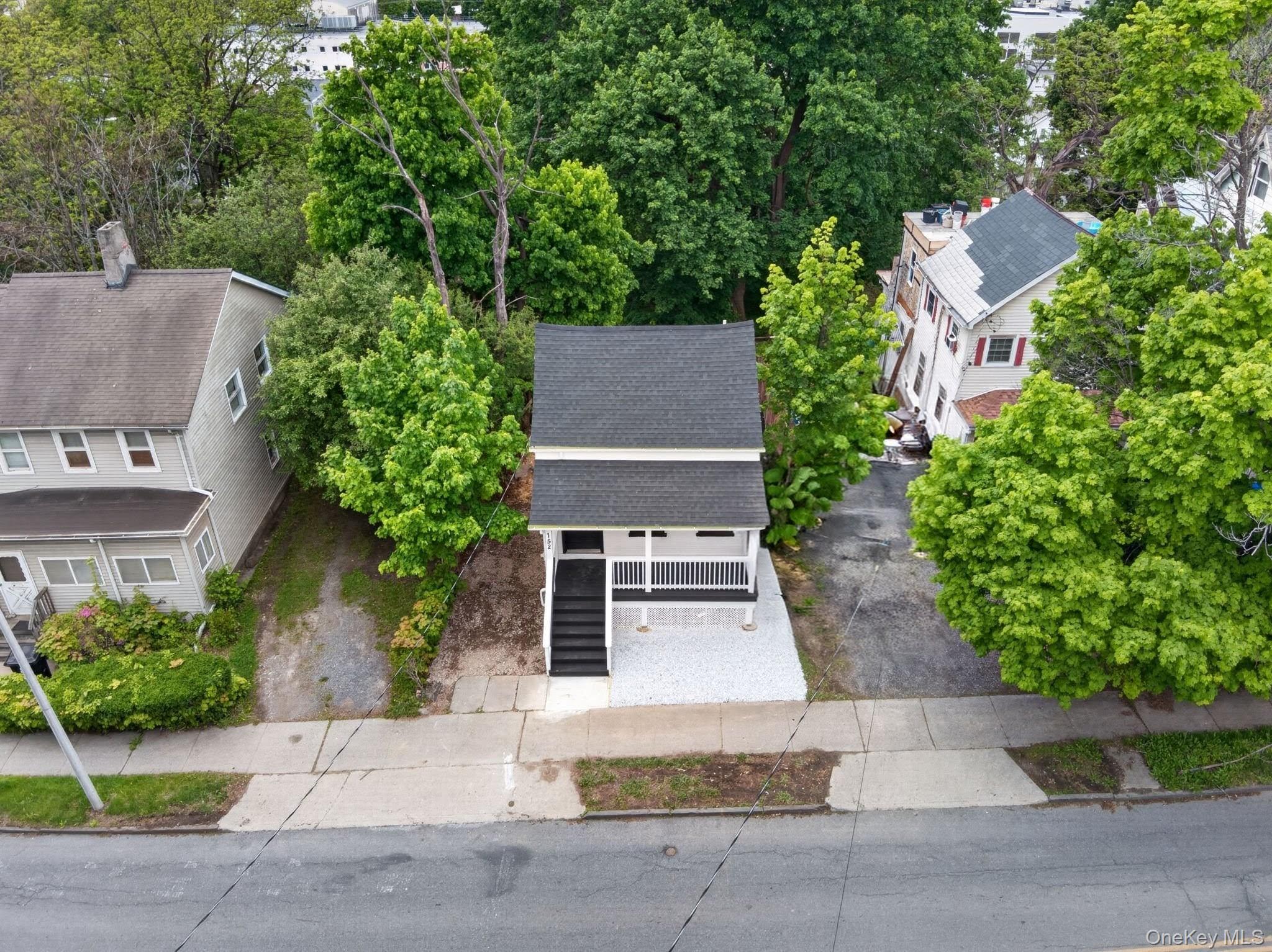 152 N Clinton Street Property Photo 24