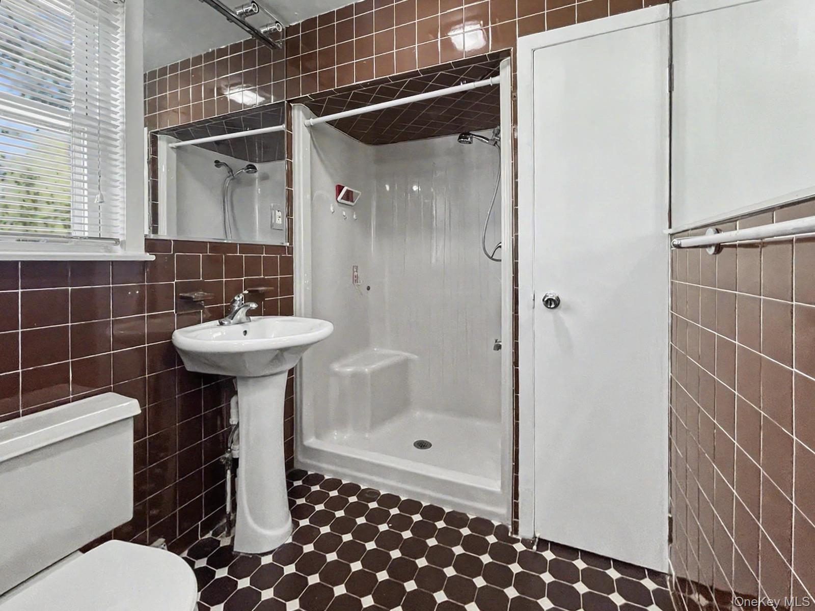 198 Lake Shore Drive Property Photo 14