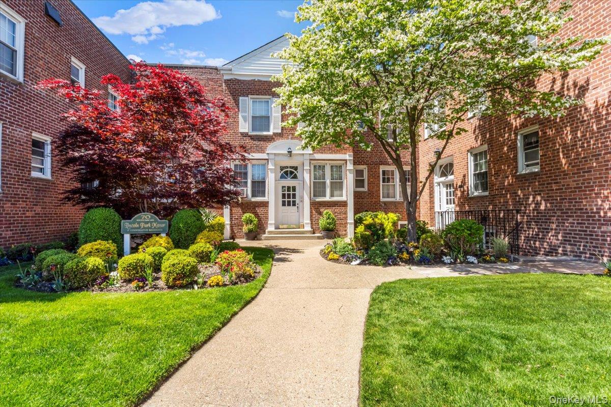 70 S Park Avenue 204 Property Photo 1