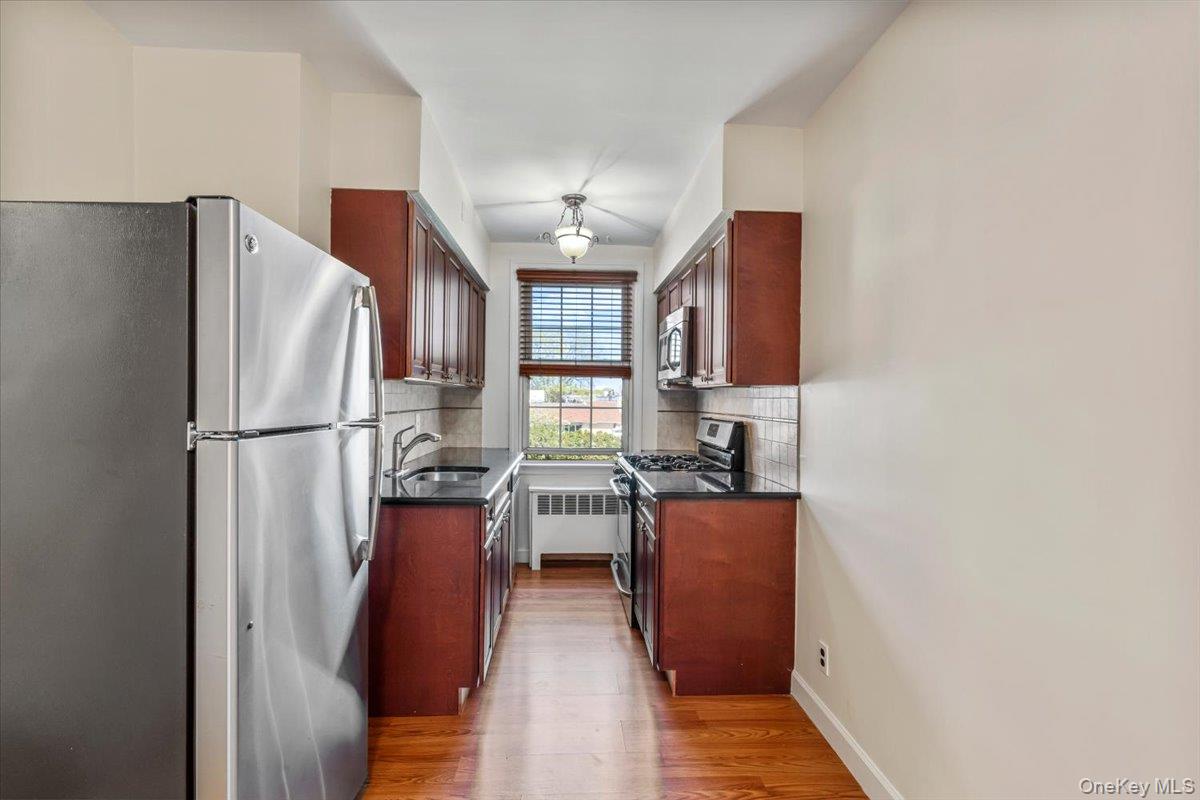 70 S Park Avenue 204 Property Photo 6