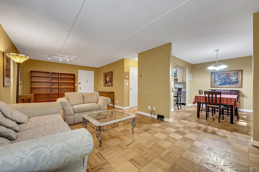 108 Sagamore Road 5e Property Photo 6