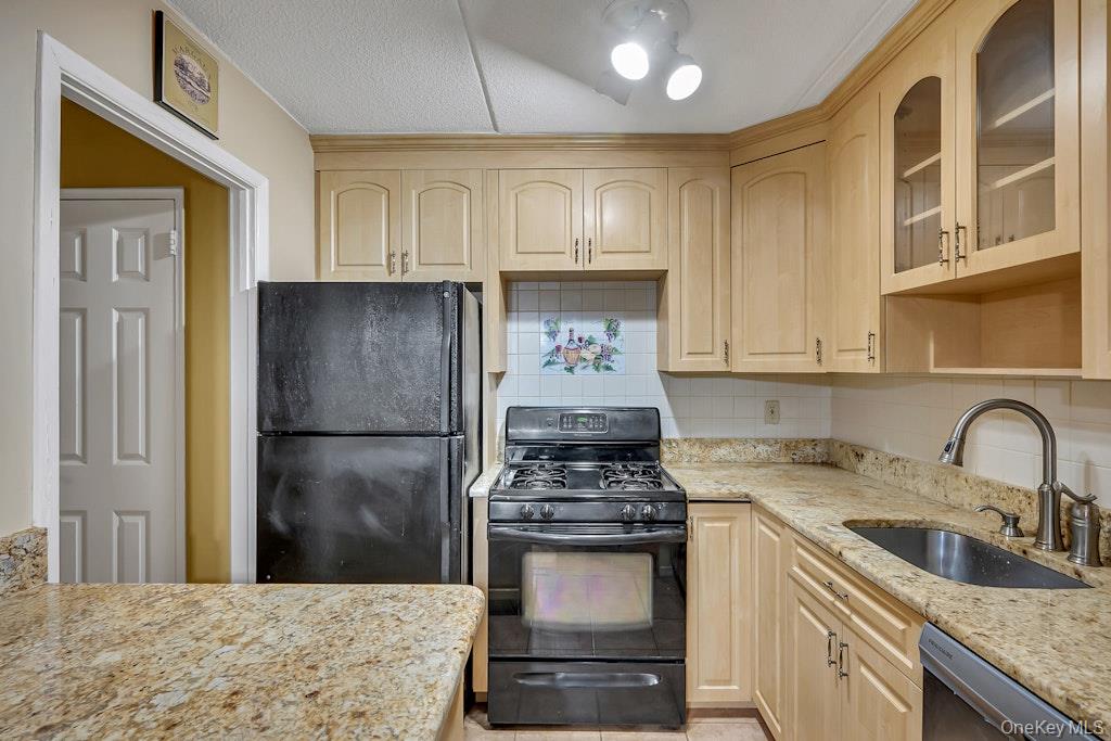 108 Sagamore Road 5e Property Photo 13