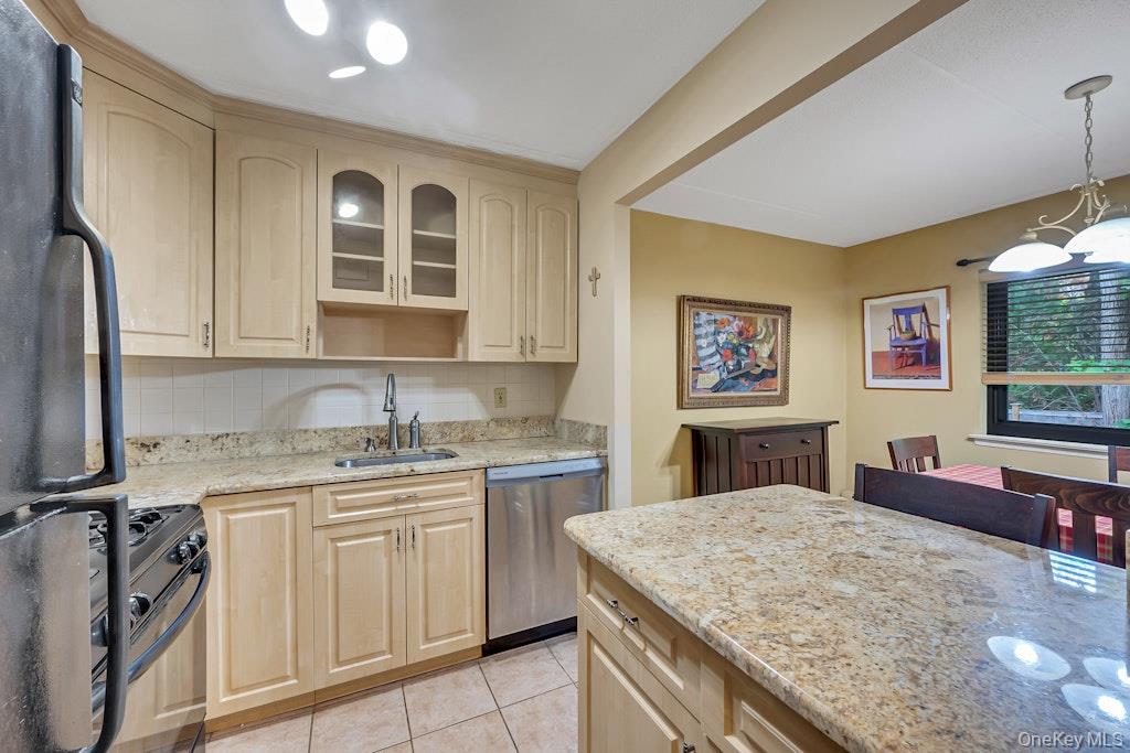 108 Sagamore Road 5e Property Photo 17