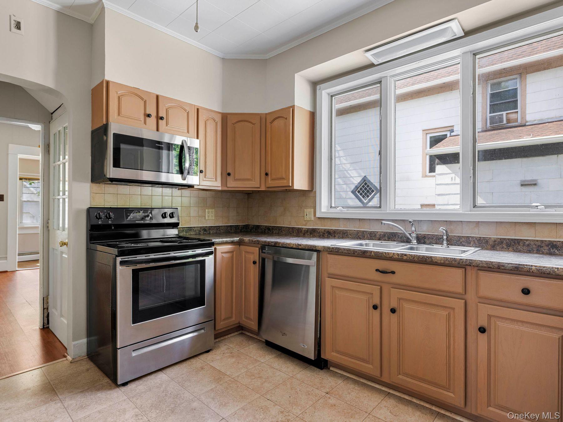 169 E Chester Street Property Photo 12